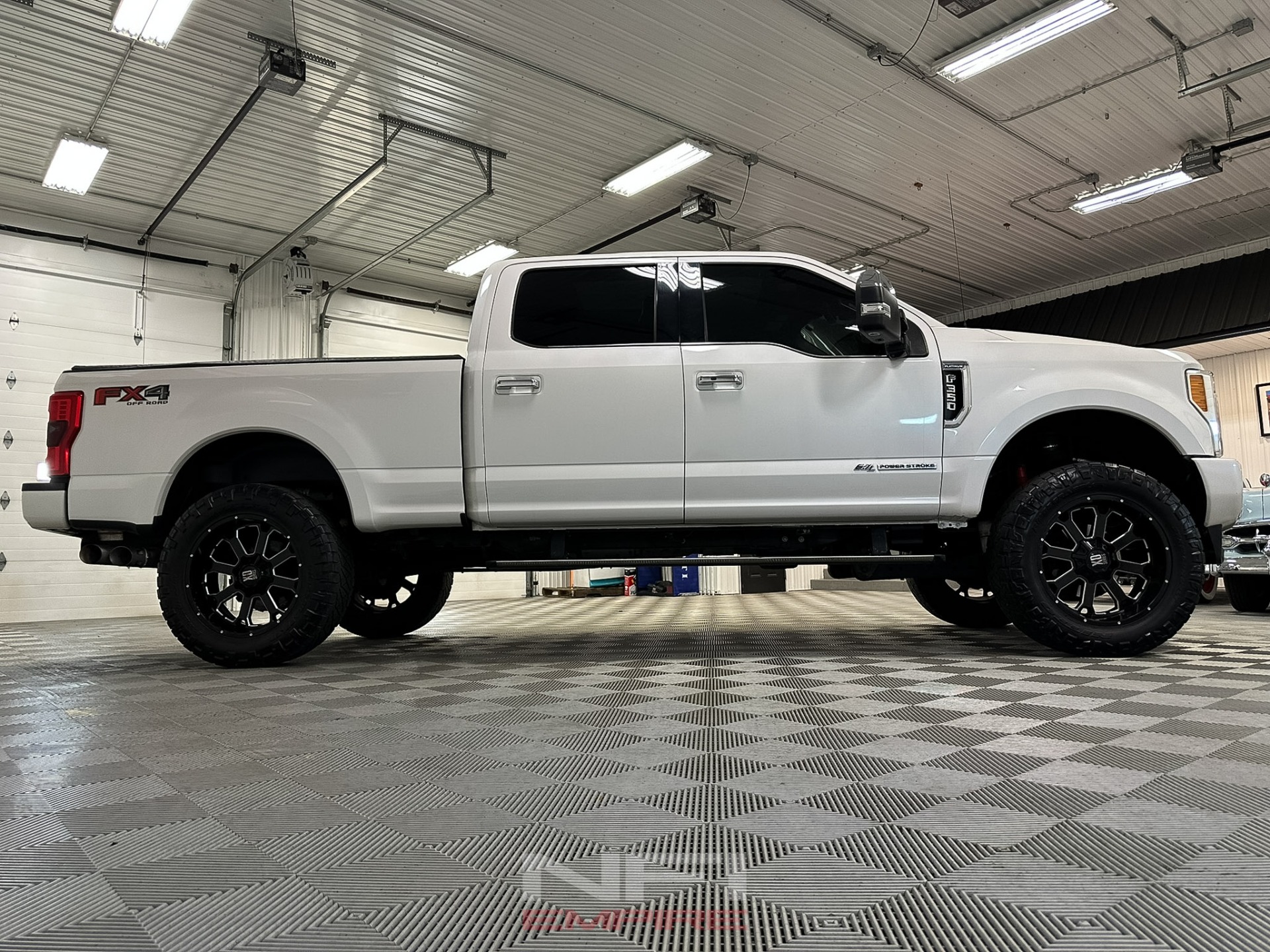 2017 Ford F350 Super Duty Crew Cab 17