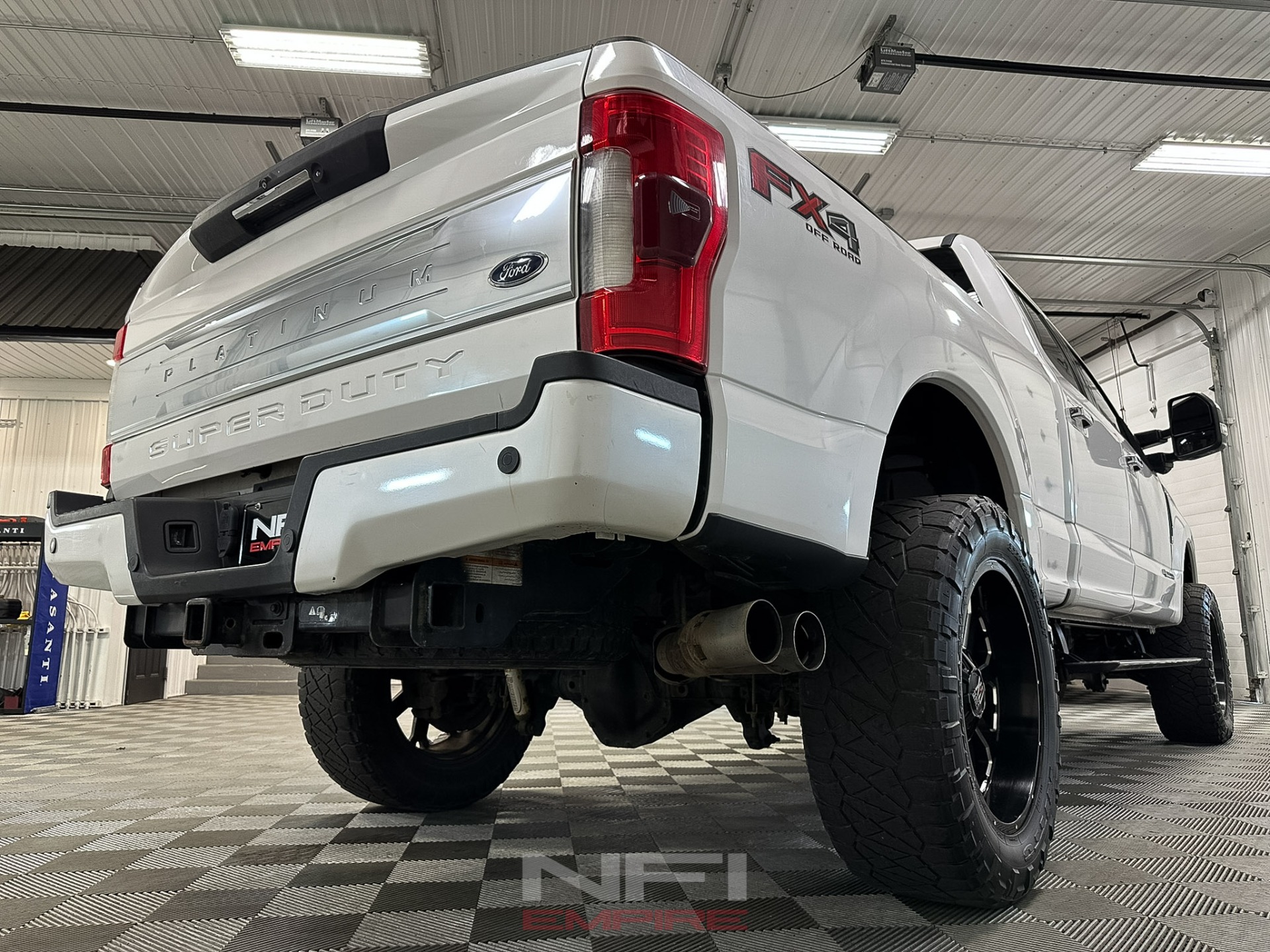 2017 Ford F350 Super Duty Crew Cab 19