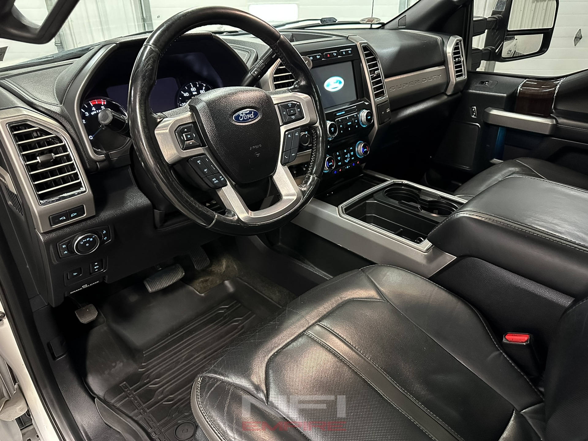 2017 Ford F350 Super Duty Crew Cab 23
