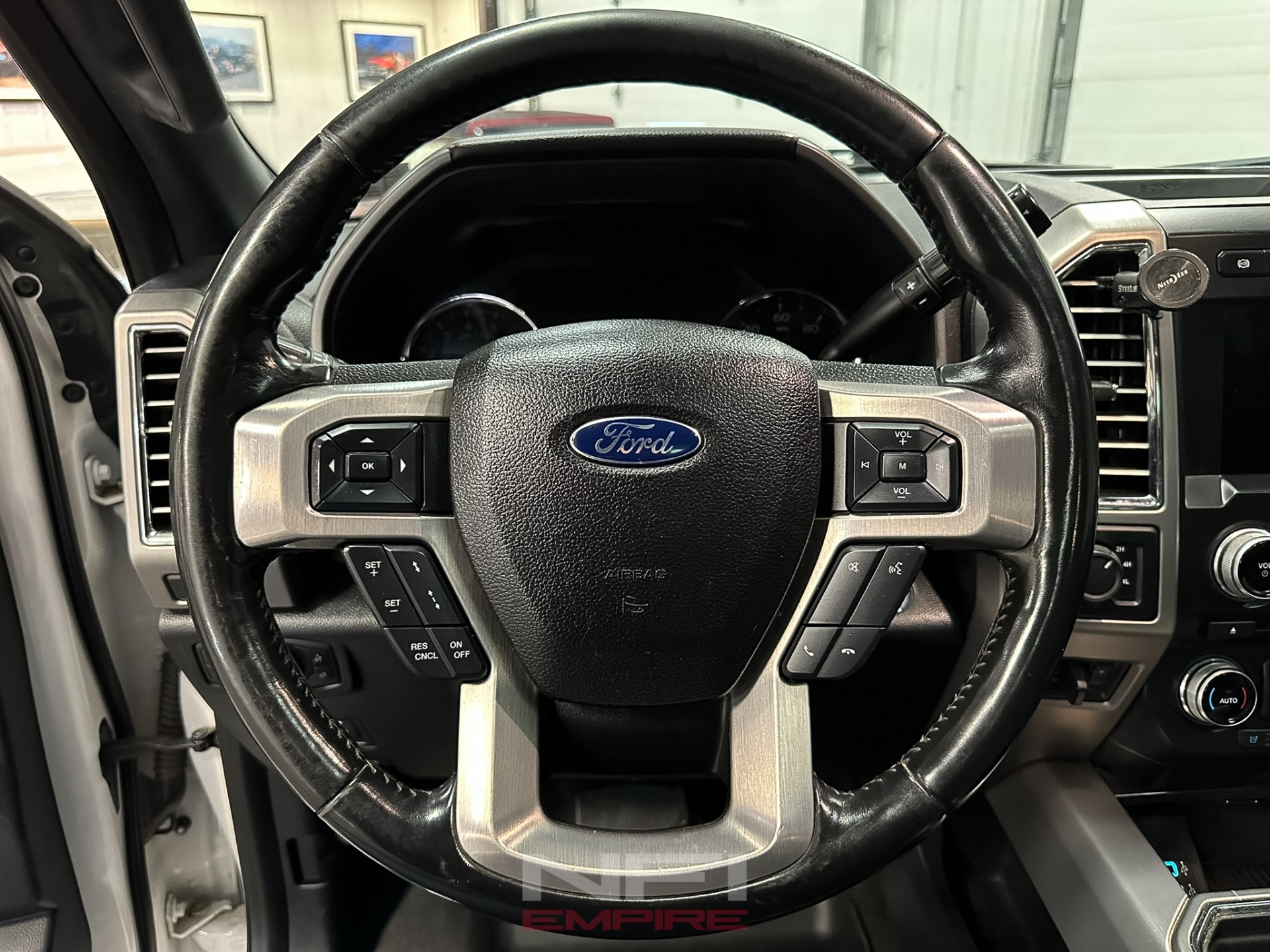 2017 Ford F350 Super Duty Crew Cab 25