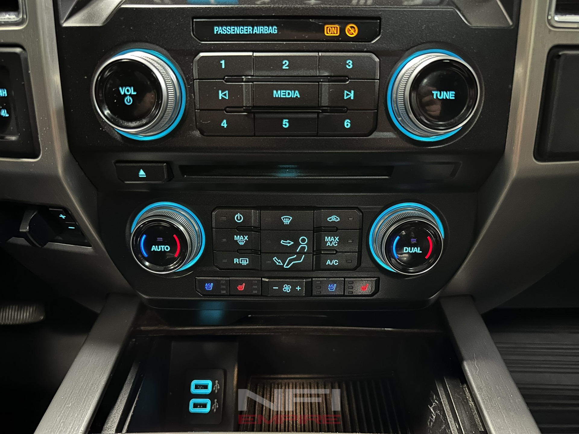 2017 Ford F350 Super Duty Crew Cab 31