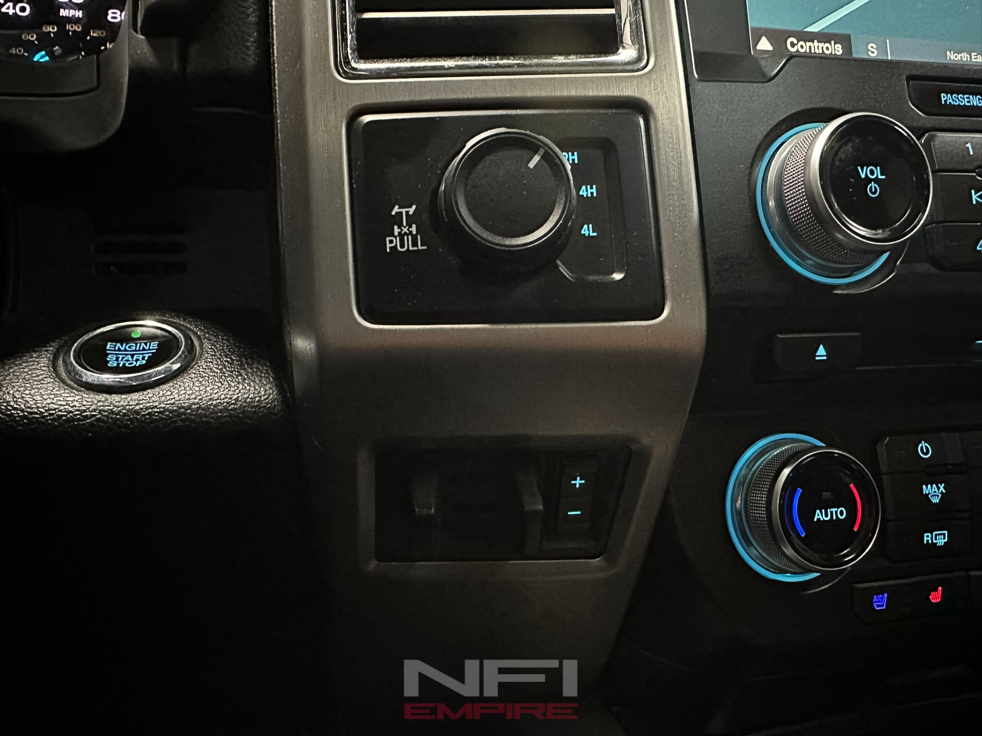 2017 Ford F350 Super Duty Crew Cab 32
