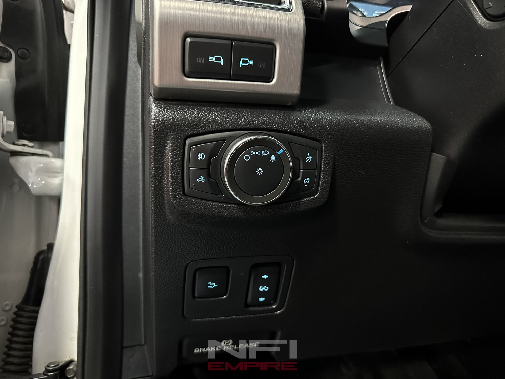 2017 Ford F350 Super Duty Crew Cab 34