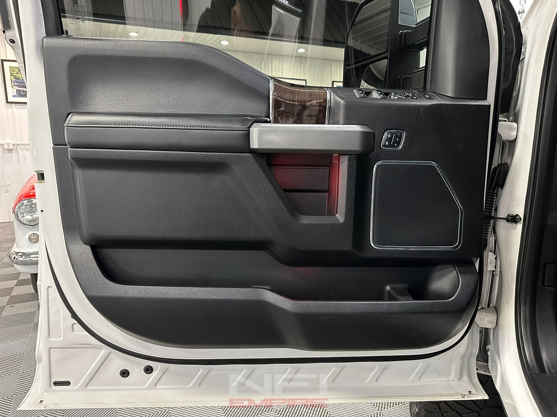 2017 Ford F350 Super Duty Crew Cab 36