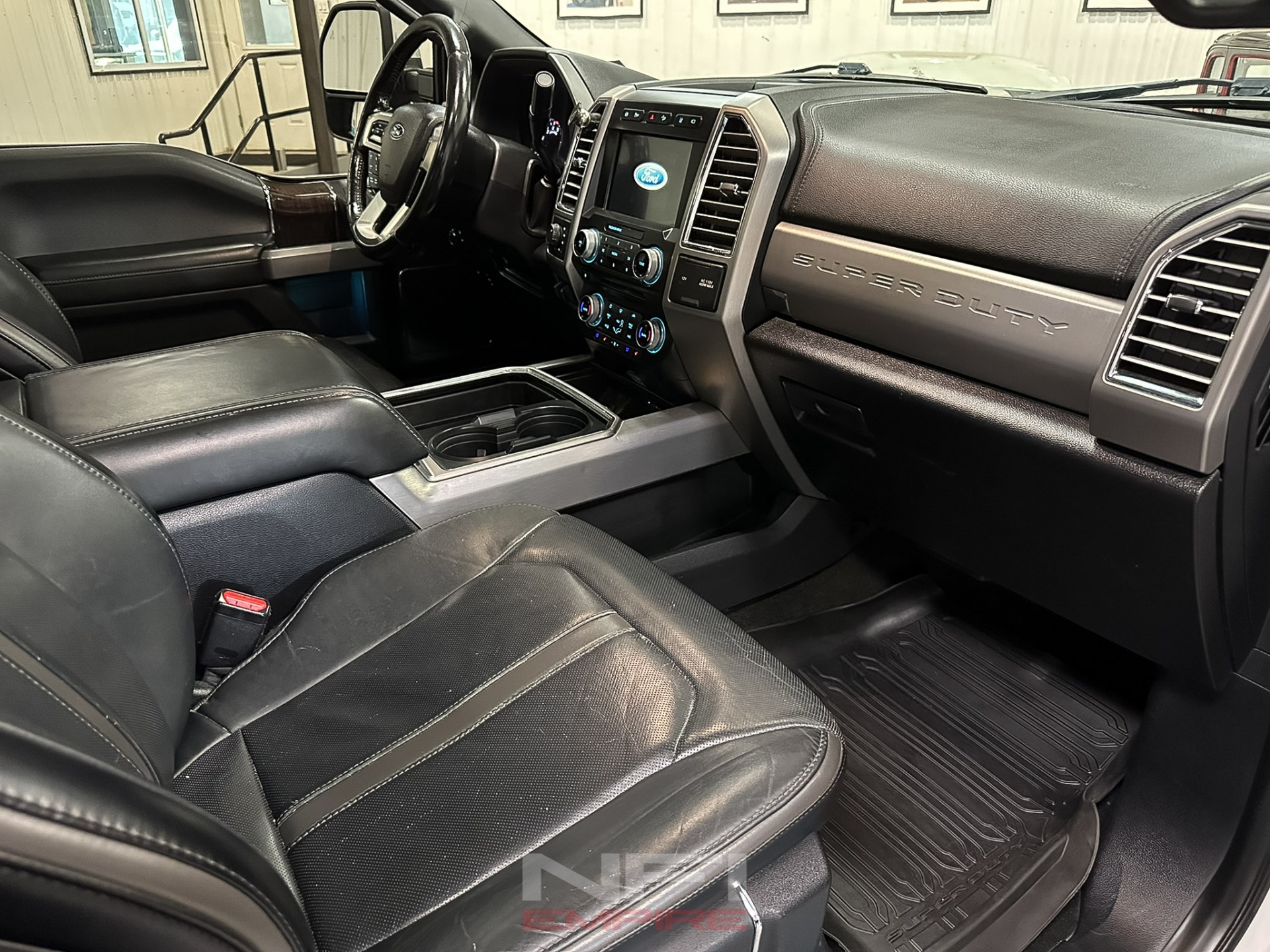 2017 Ford F350 Super Duty Crew Cab 37
