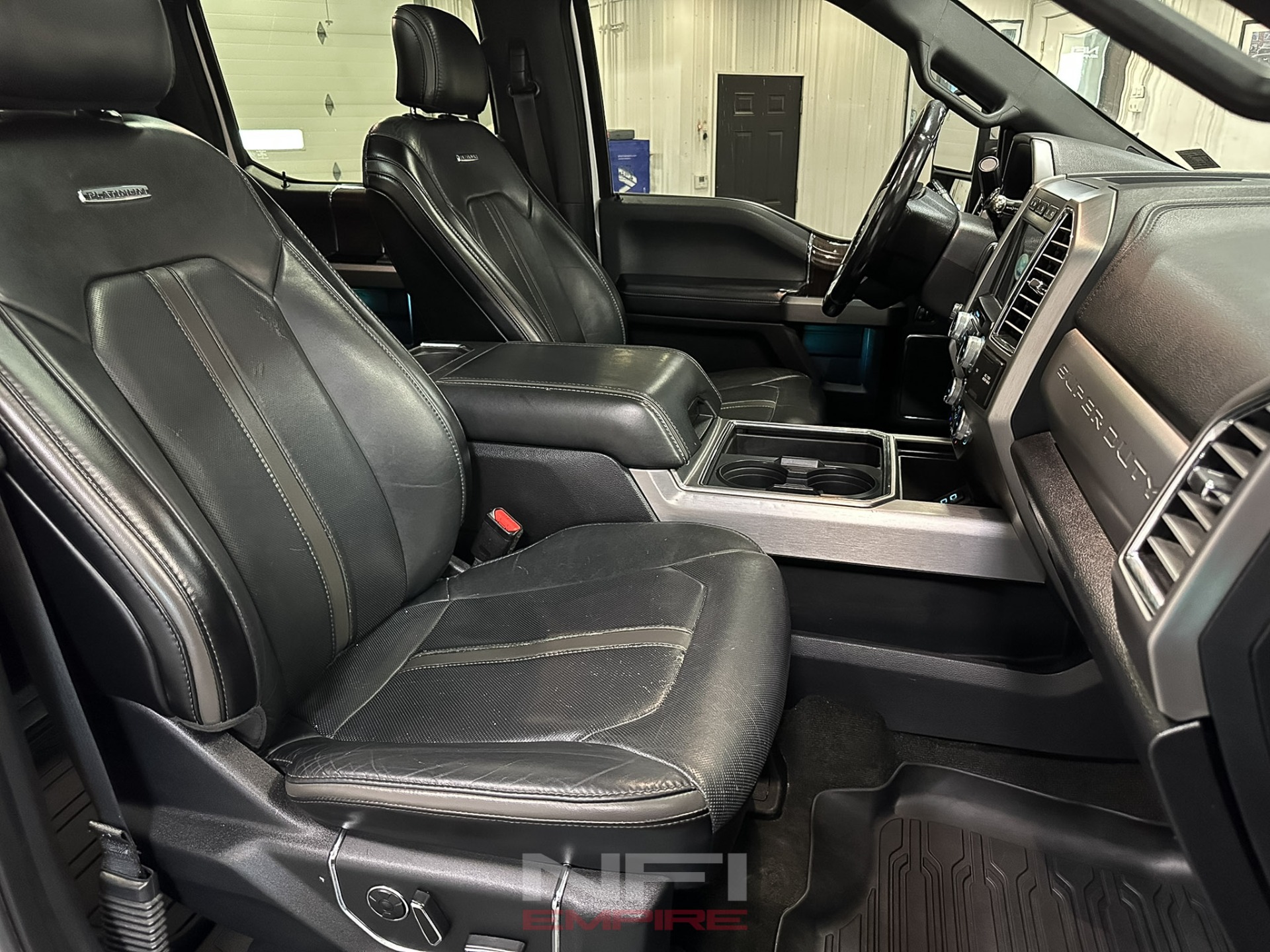 2017 Ford F350 Super Duty Crew Cab 38