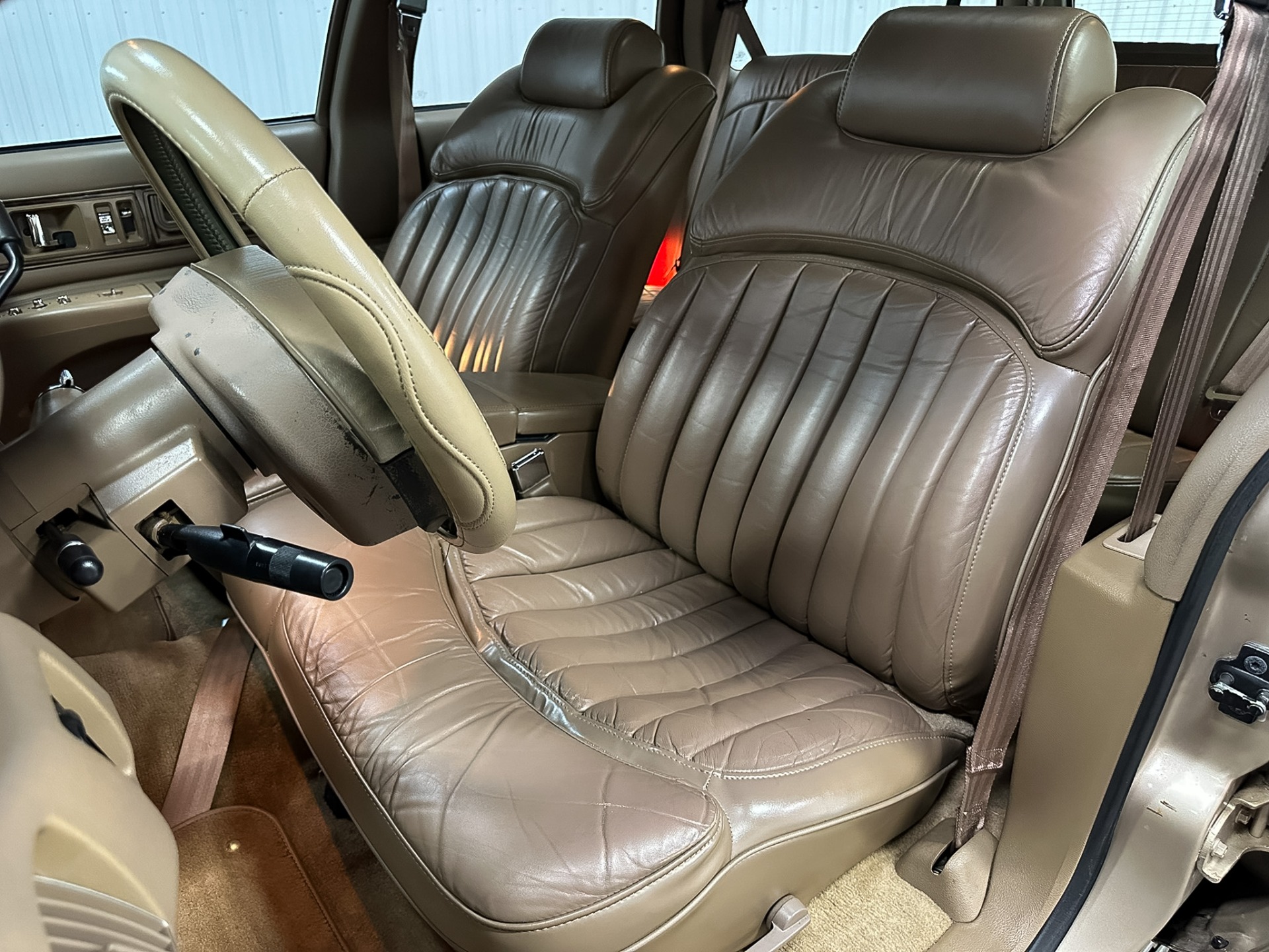 1993 Buick Roadmaster 23
