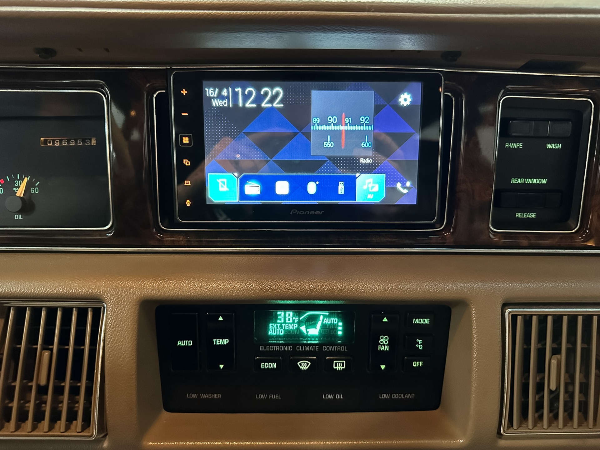 1993 Buick Roadmaster 25