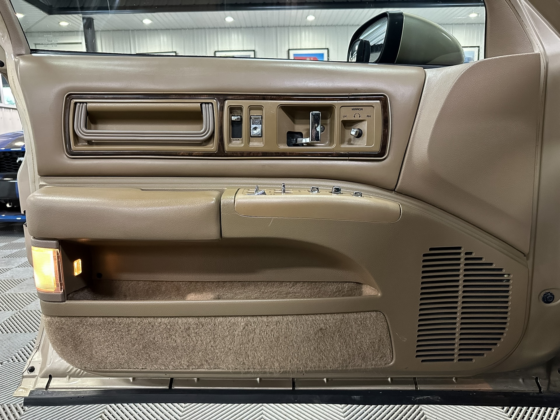 1993 Buick Roadmaster 28