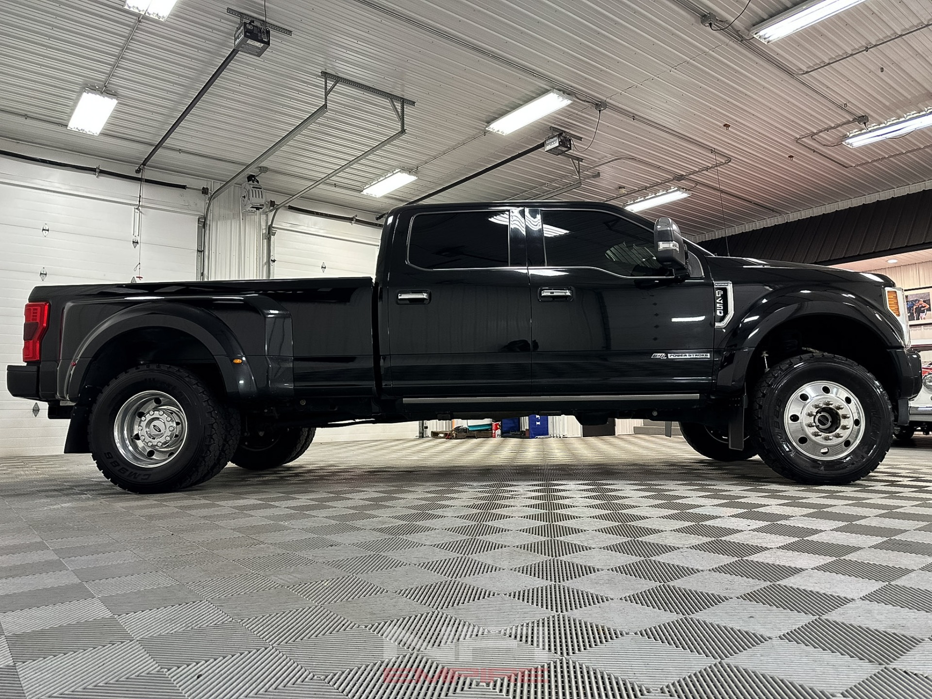 2017 Ford F450 Super Duty Crew Cab 17