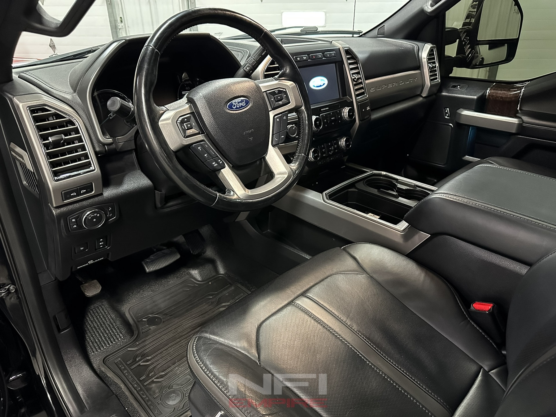2017 Ford F450 Super Duty Crew Cab 24