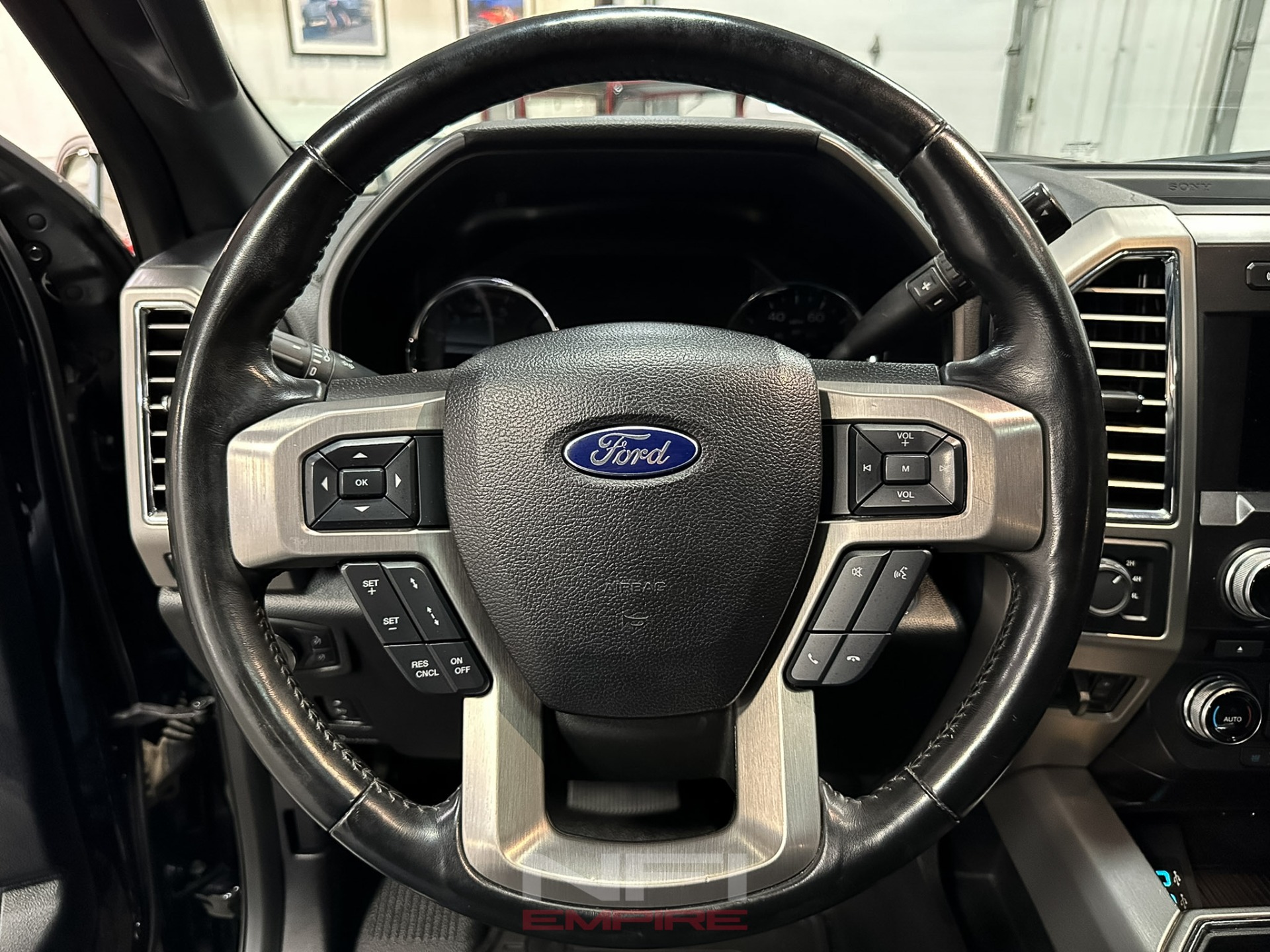2017 Ford F450 Super Duty Crew Cab 27