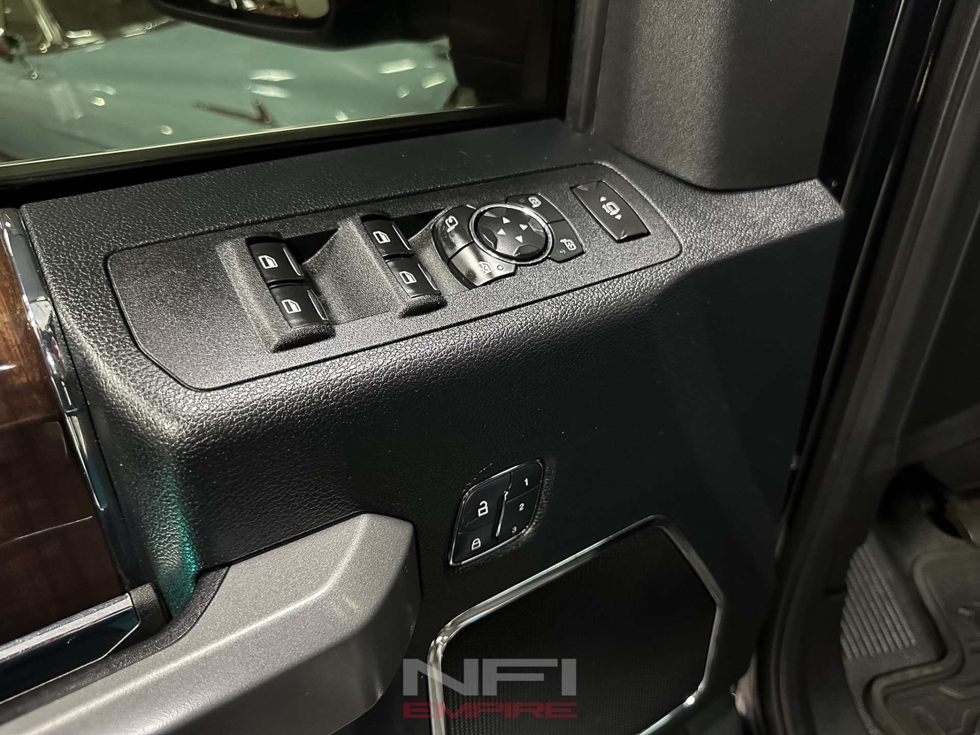 2017 Ford F450 Super Duty Crew Cab 37