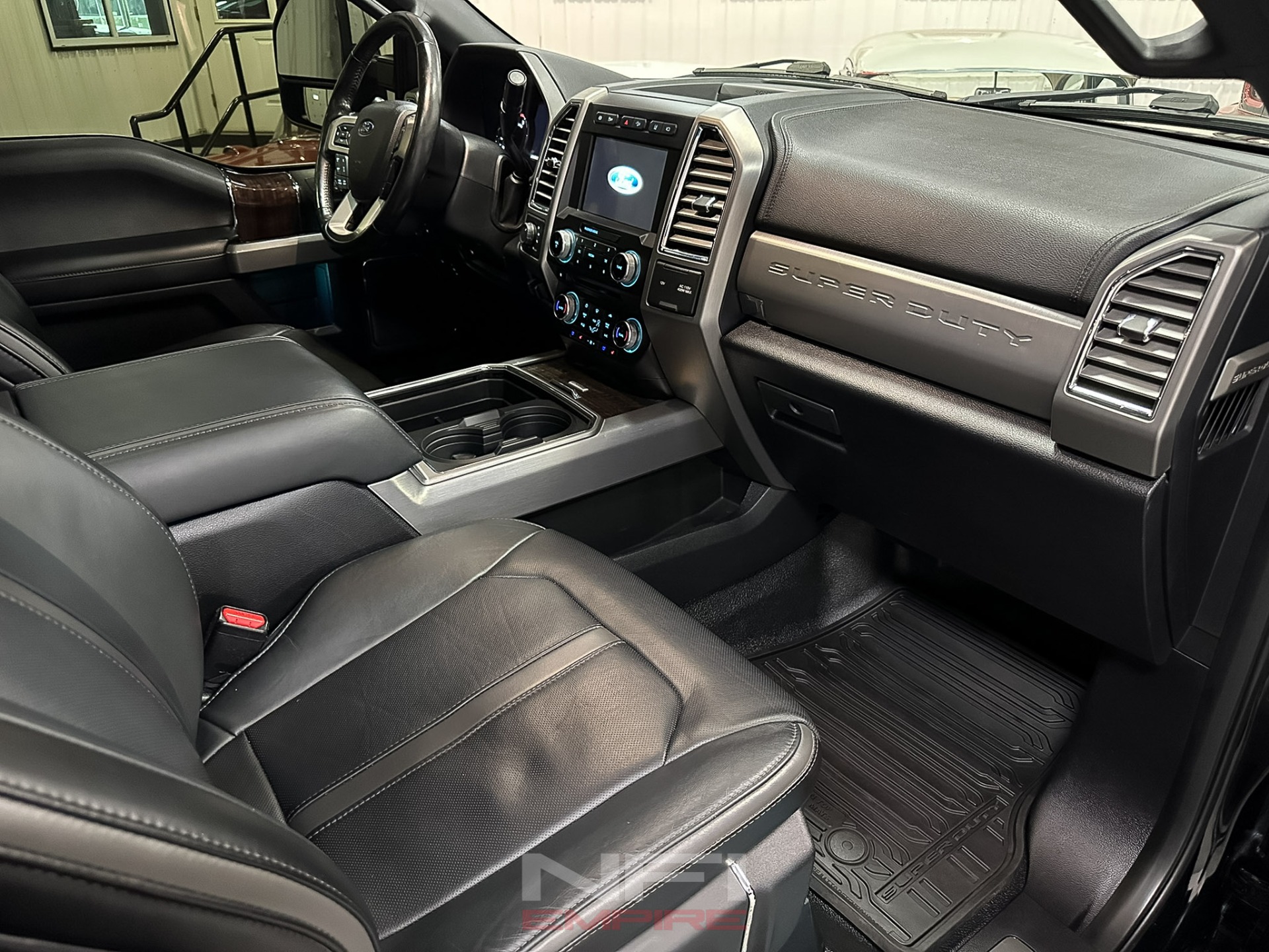 2017 Ford F450 Super Duty Crew Cab 40
