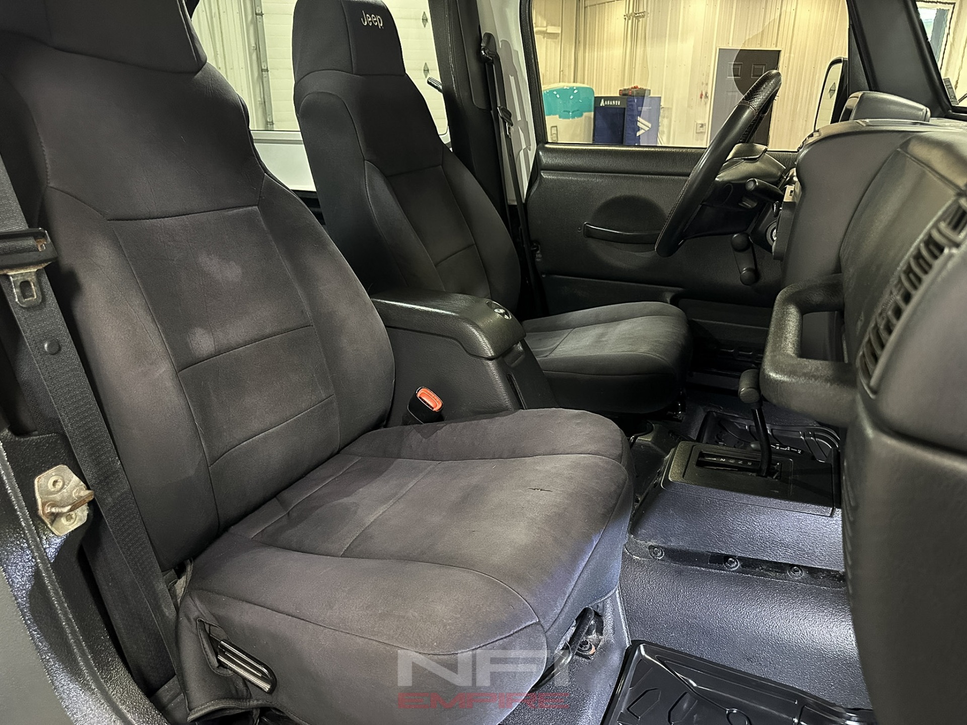 2005 Jeep Wrangler 33