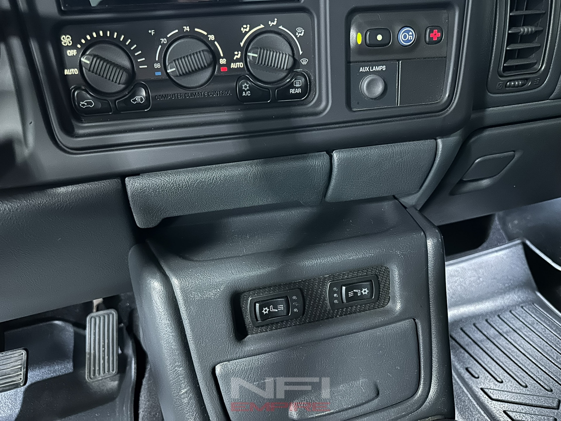 2002 Chevrolet Avalanche 2500 32