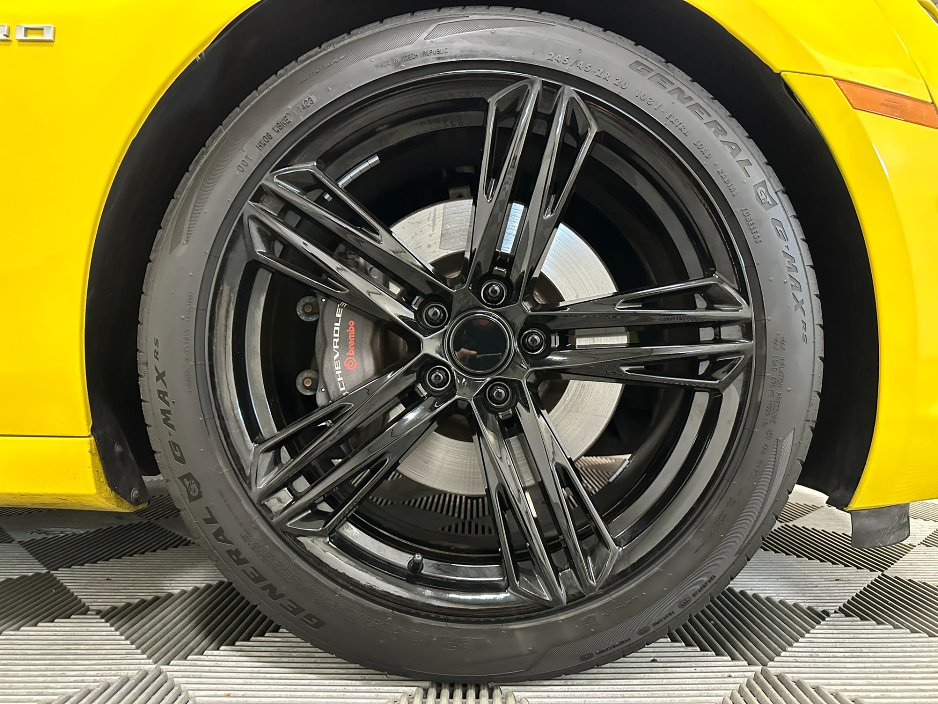 2015 Chevrolet Camaro 16