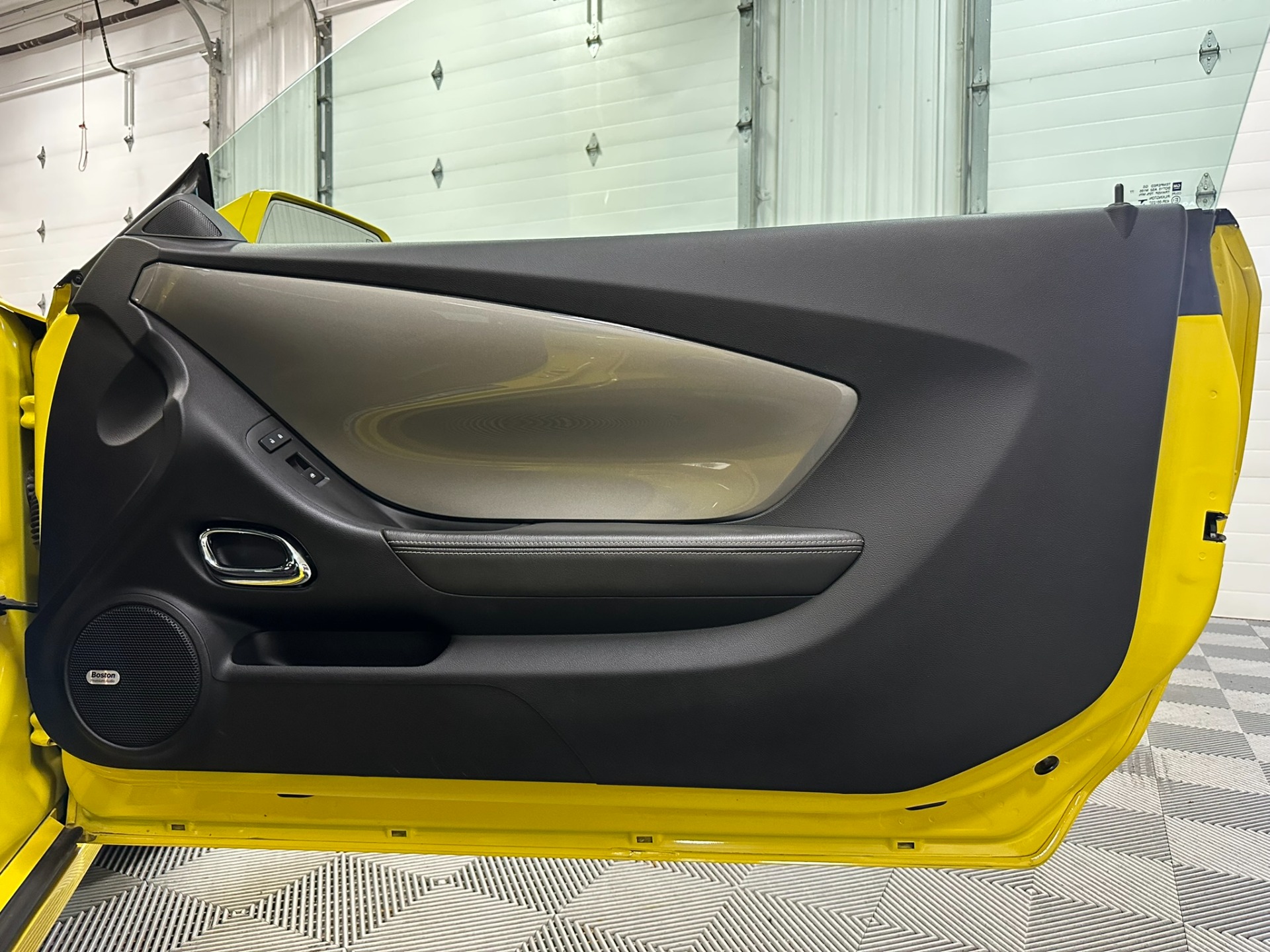 2015 Chevrolet Camaro 41