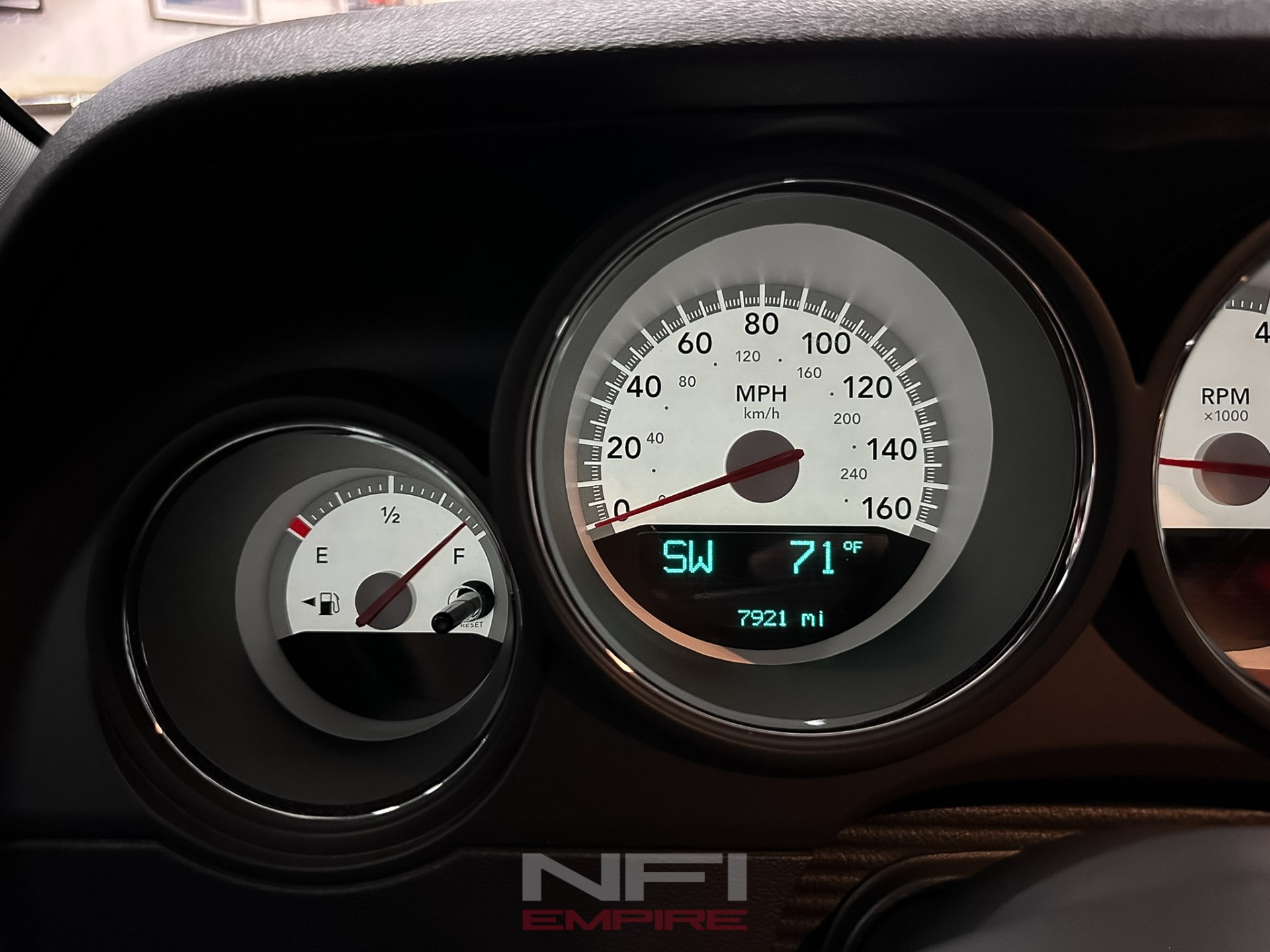 2010 Dodge Challenger 26