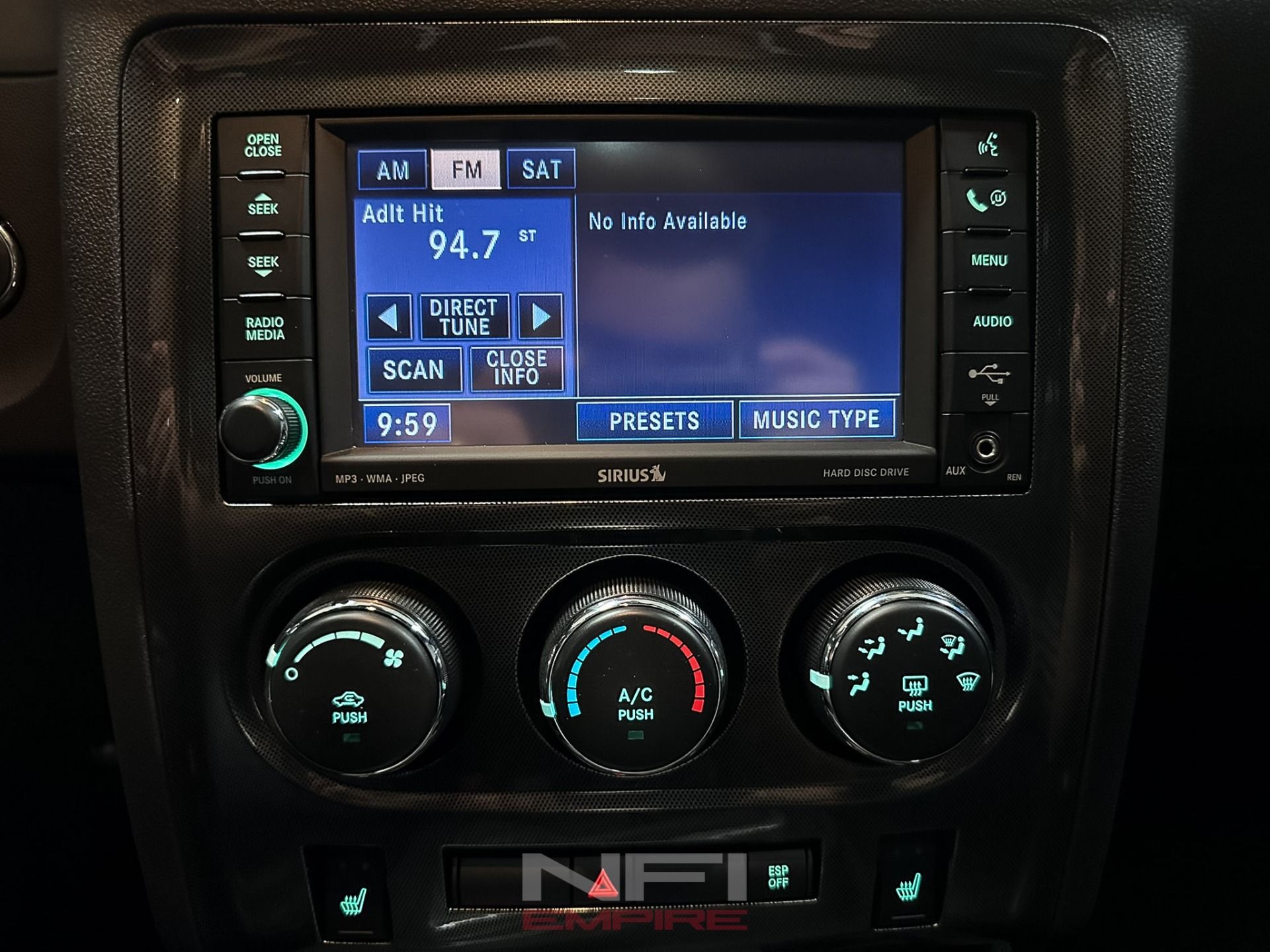 2010 Dodge Challenger 28