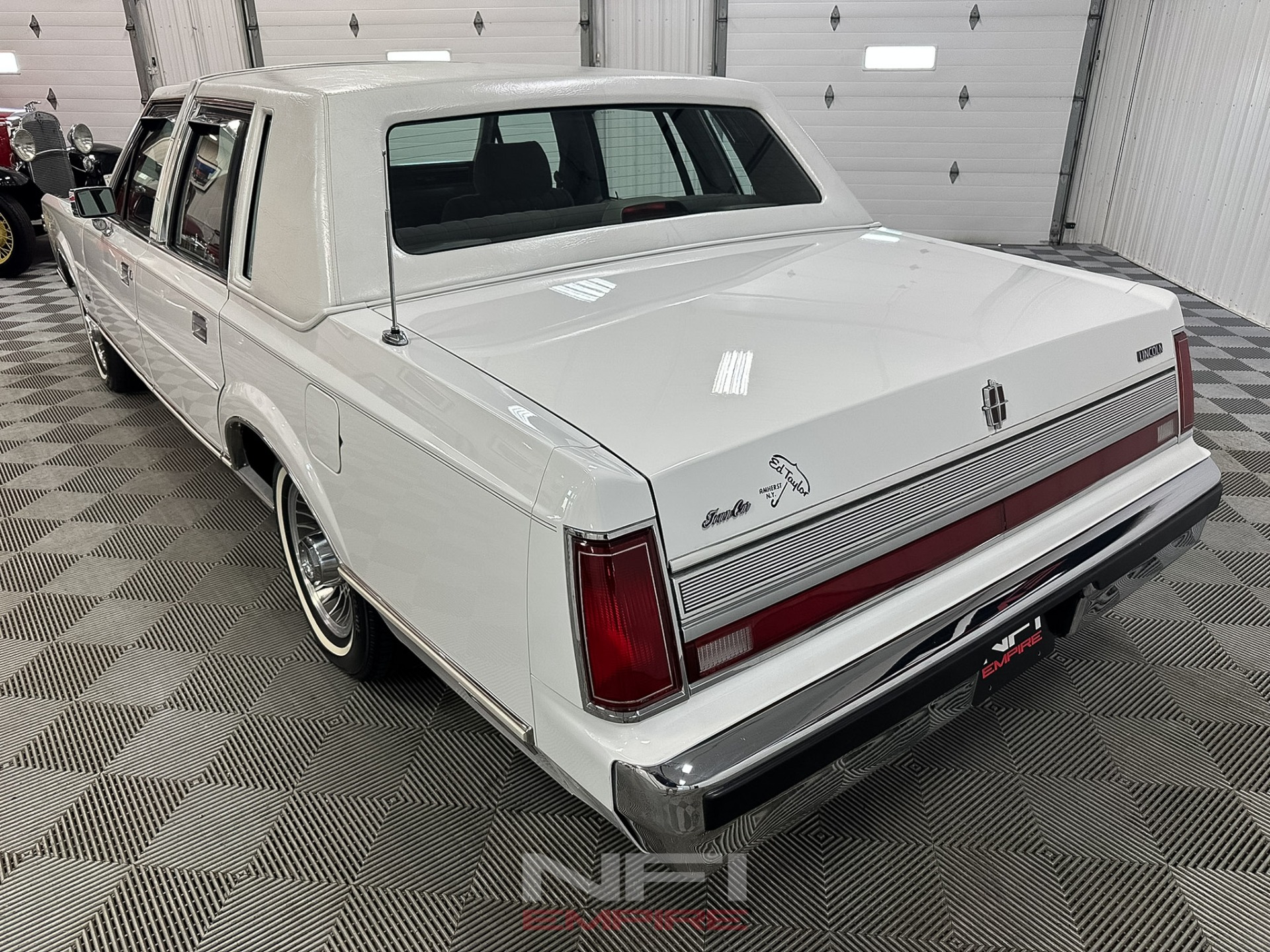 1989 Lincoln Town Car 10