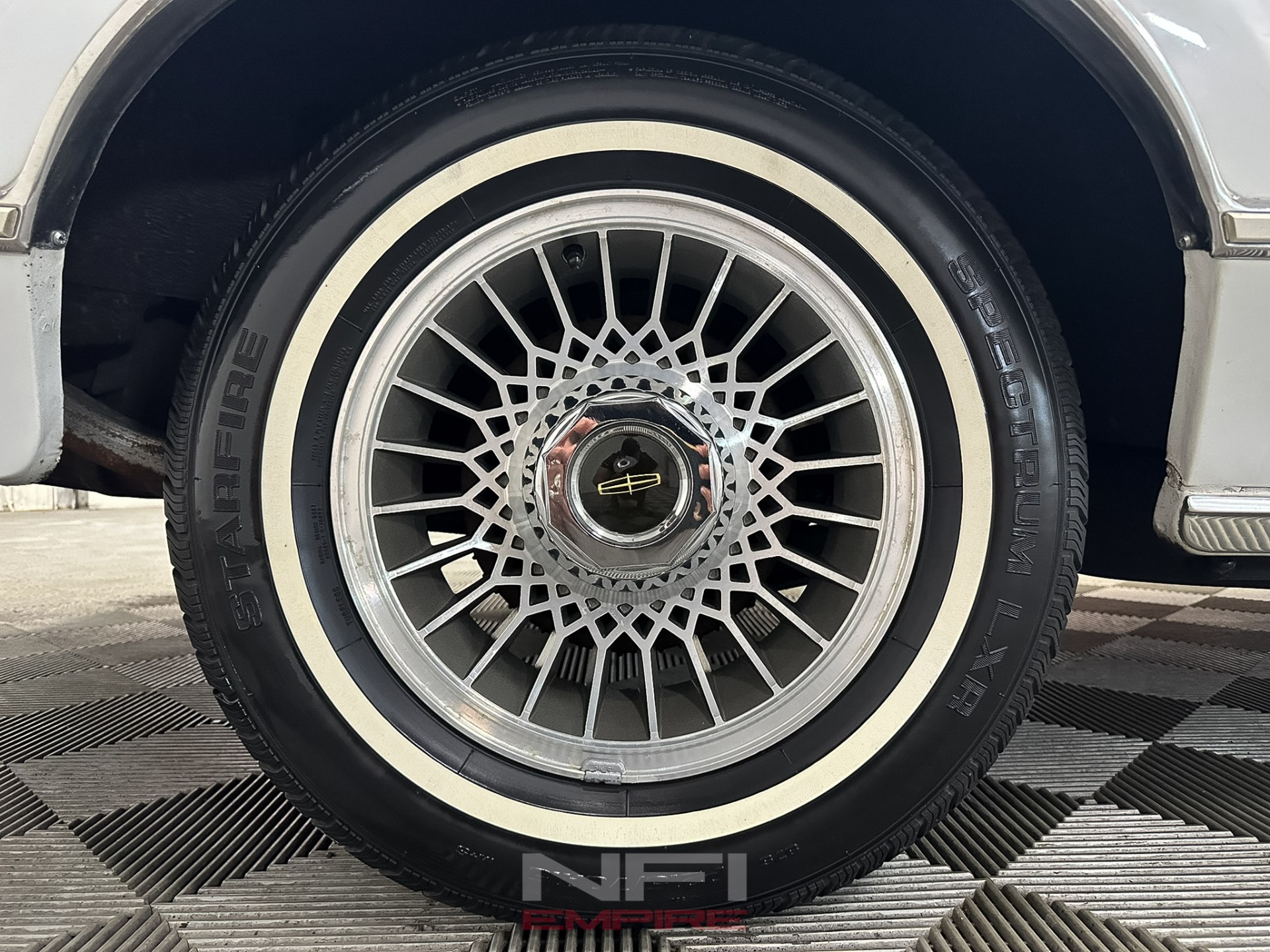 1989 Lincoln Town Car 18