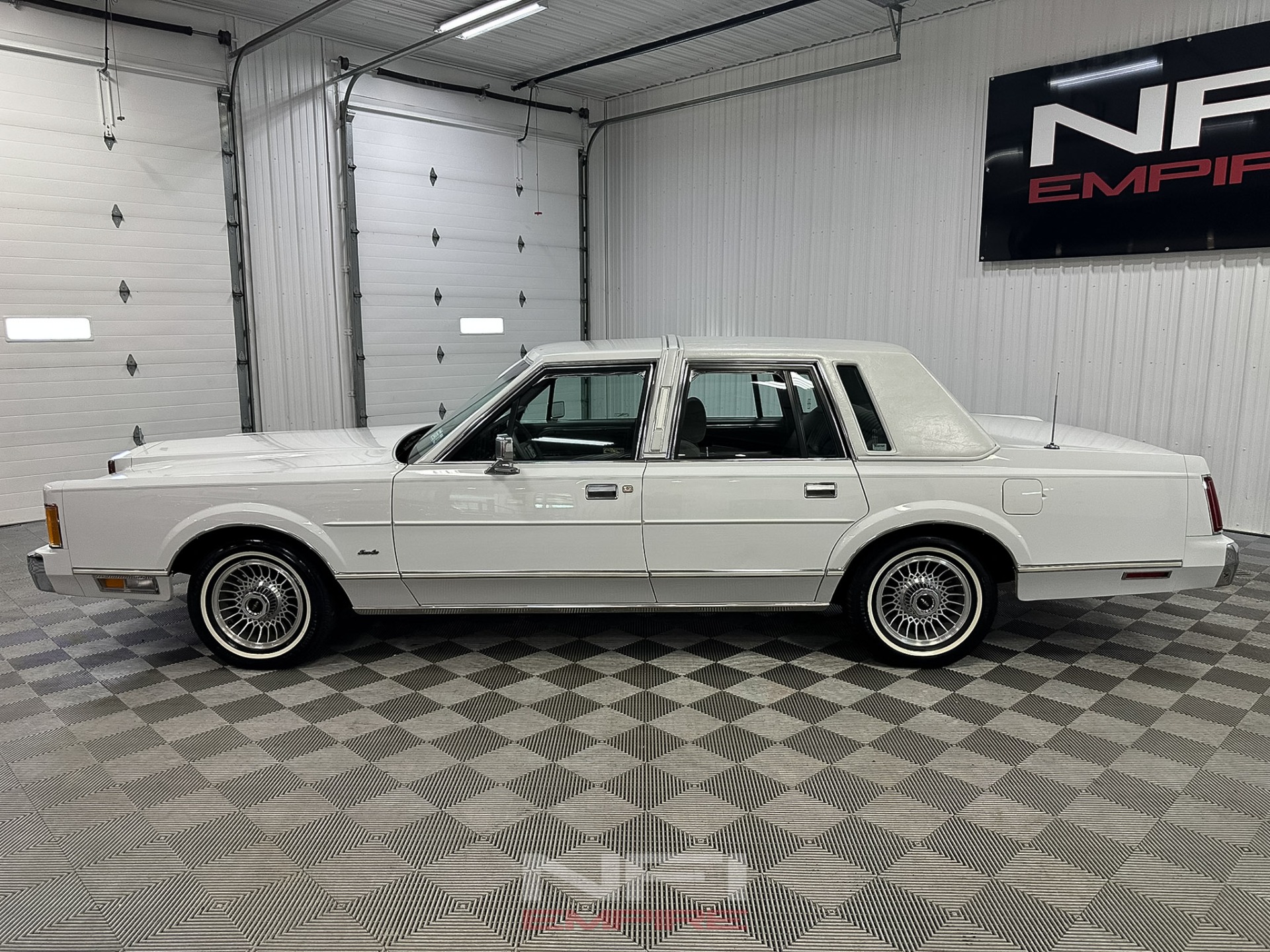 1989 Lincoln Town Car 2