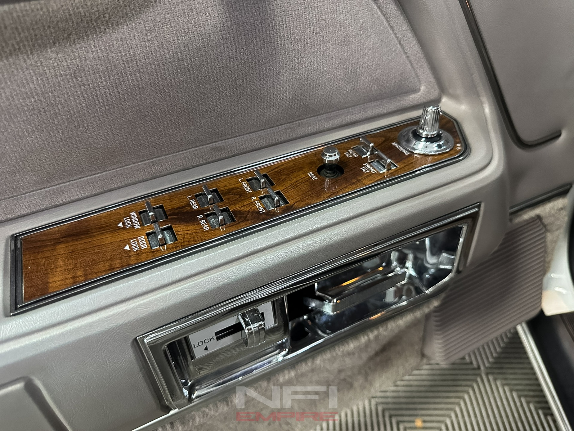 1989 Lincoln Town Car 32