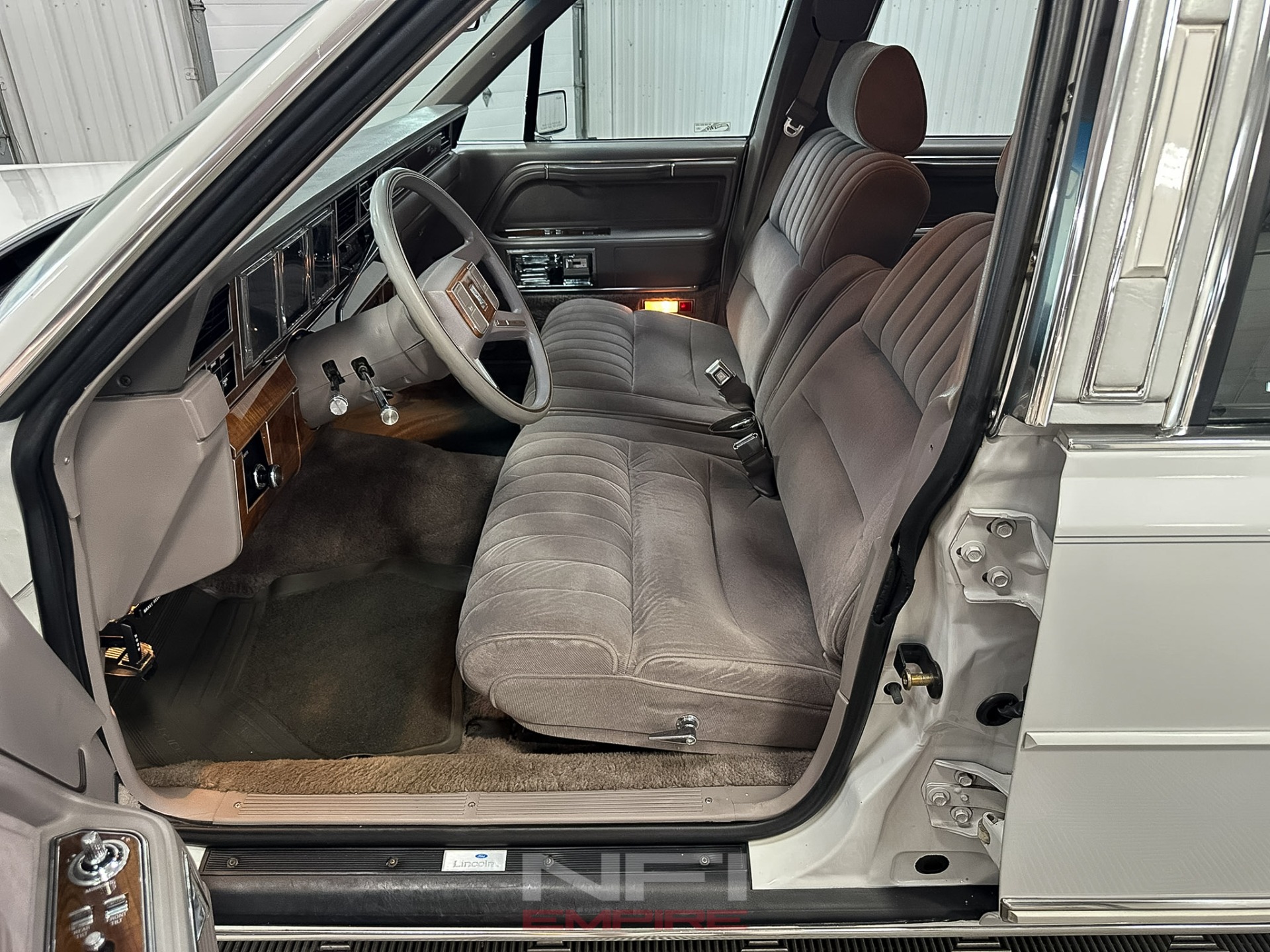 1989 Lincoln Town Car 34