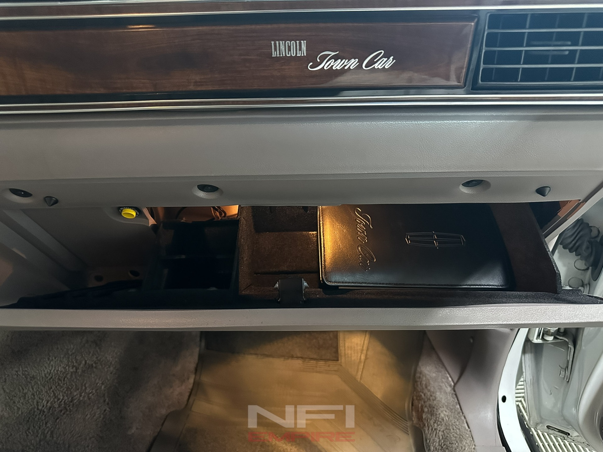 1989 Lincoln Town Car 37