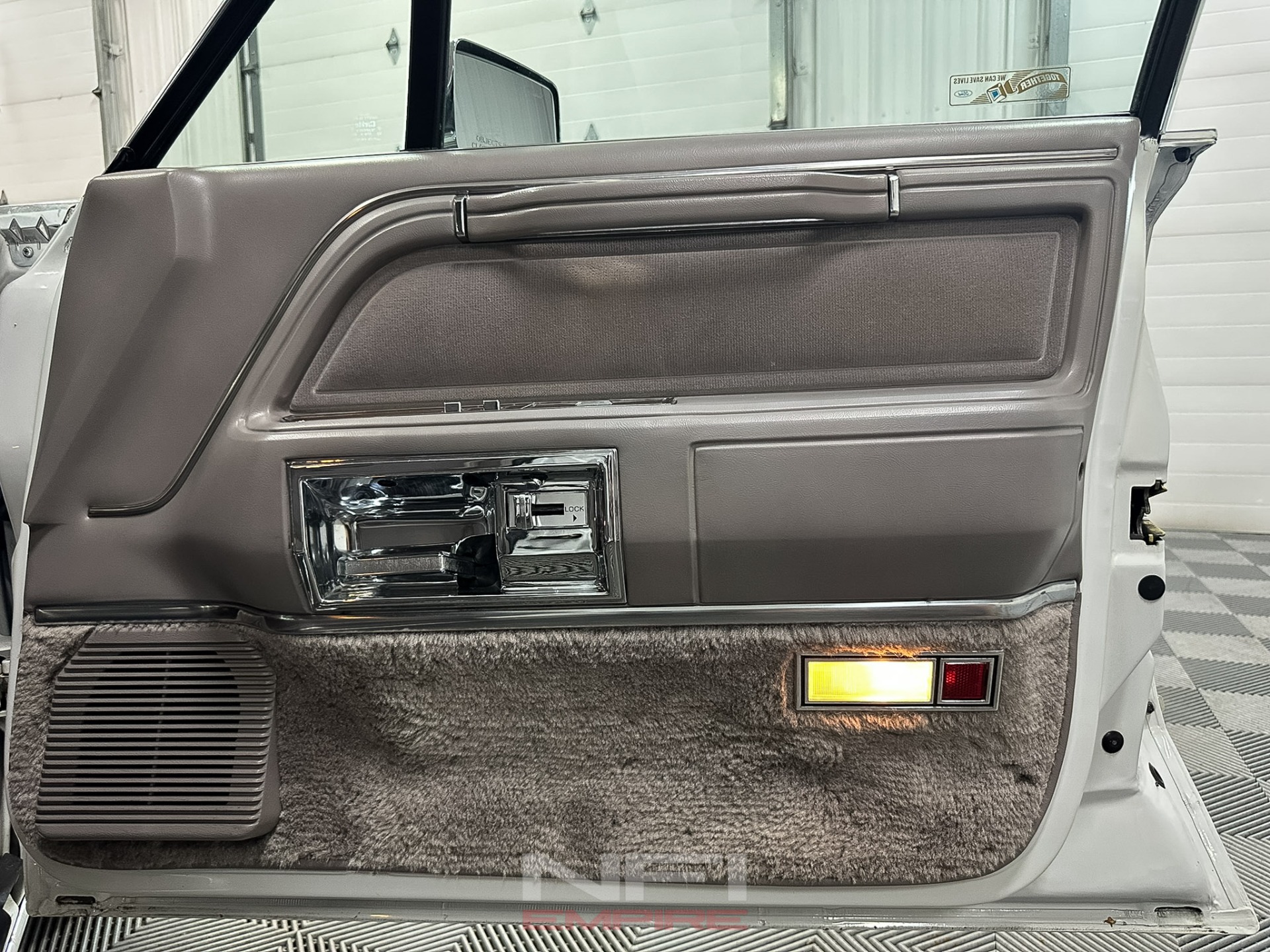 1989 Lincoln Town Car 38