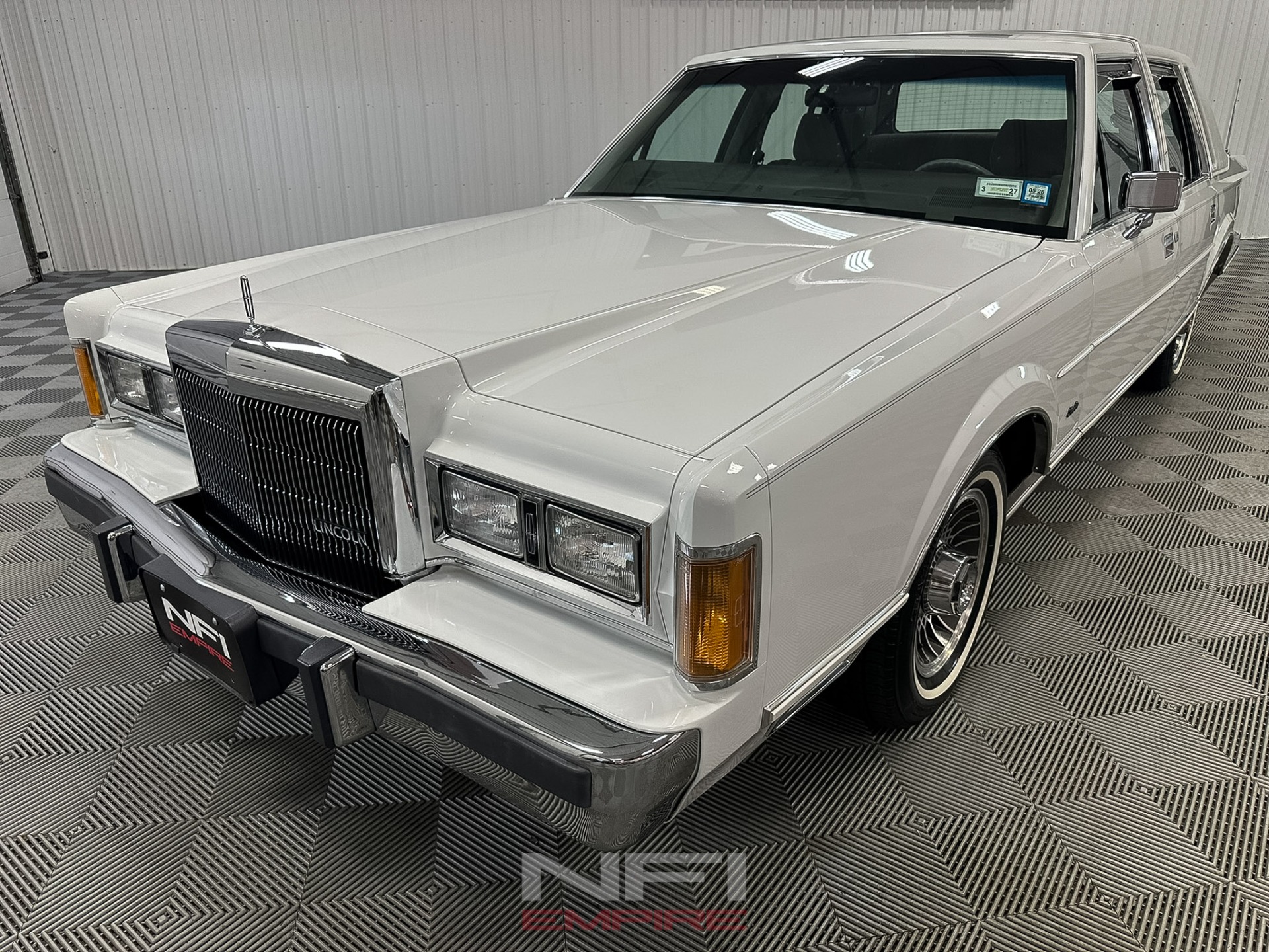 1989 Lincoln Town Car 3
