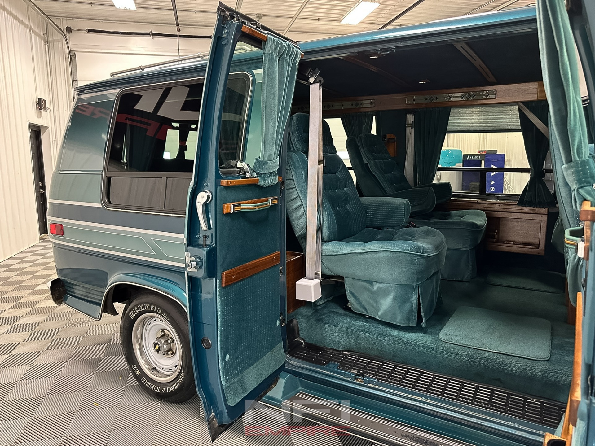 1993 Chevrolet G-Series G20 37