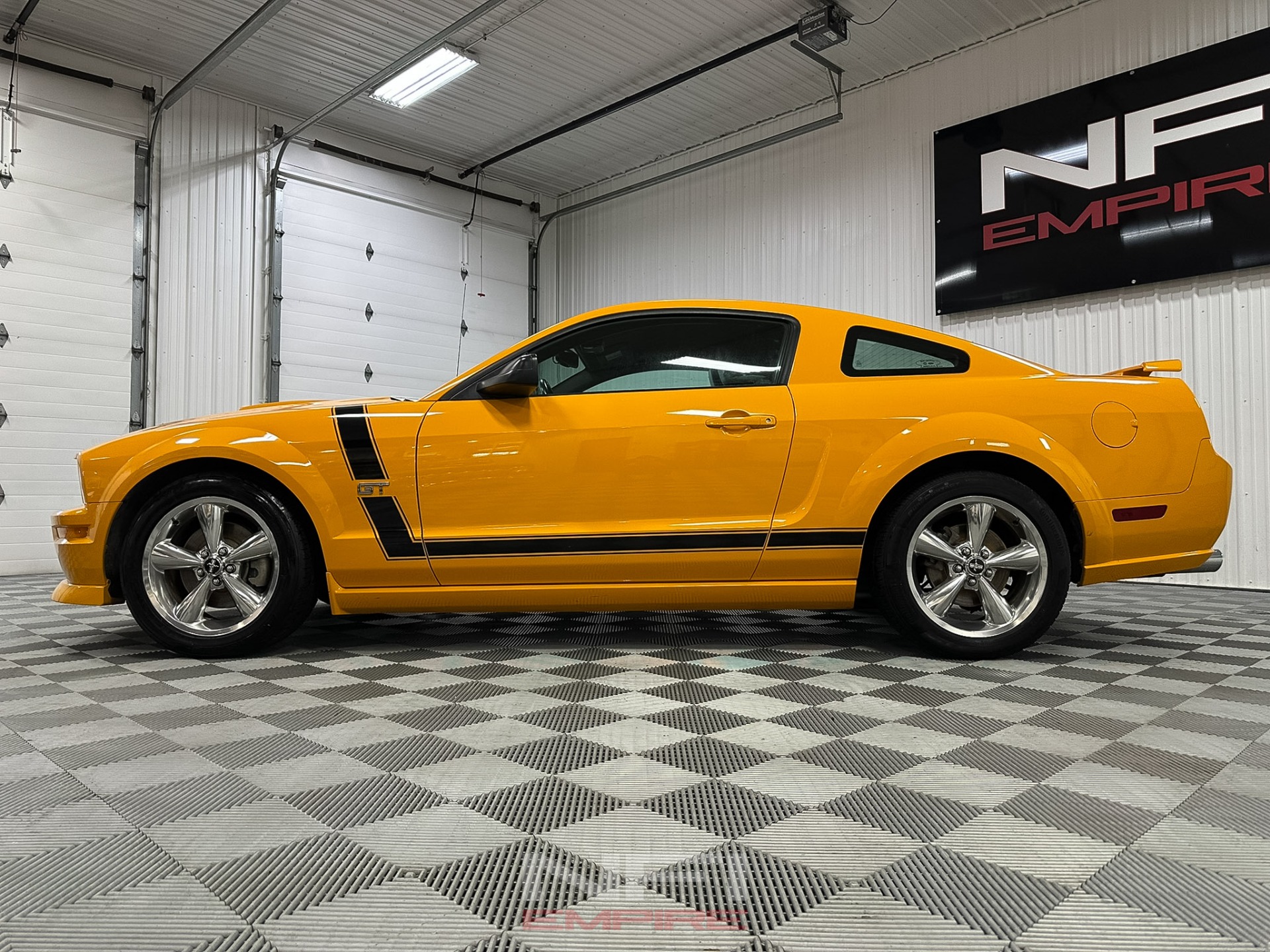 2007 Ford Mustang 11