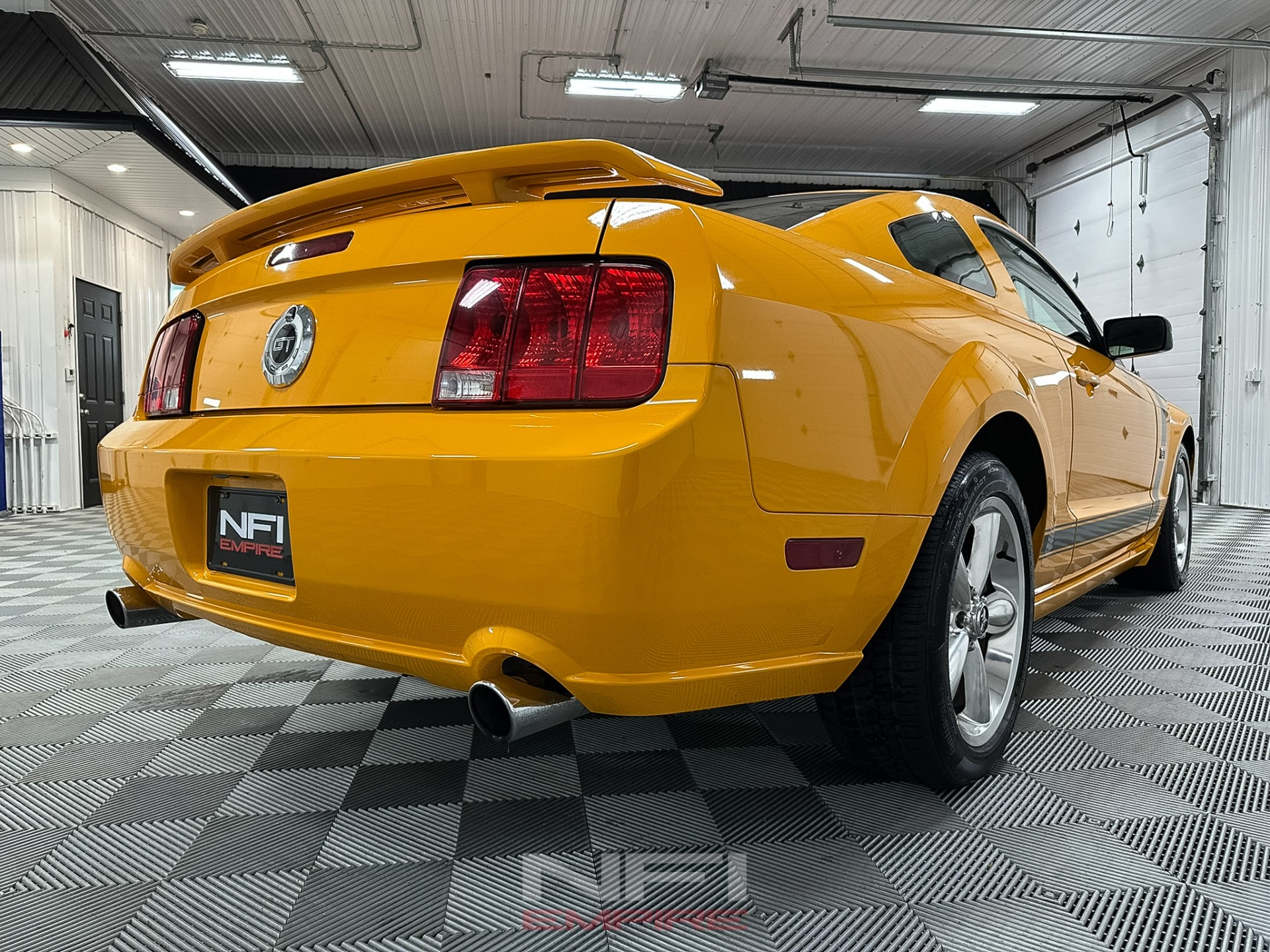 2007 Ford Mustang 19