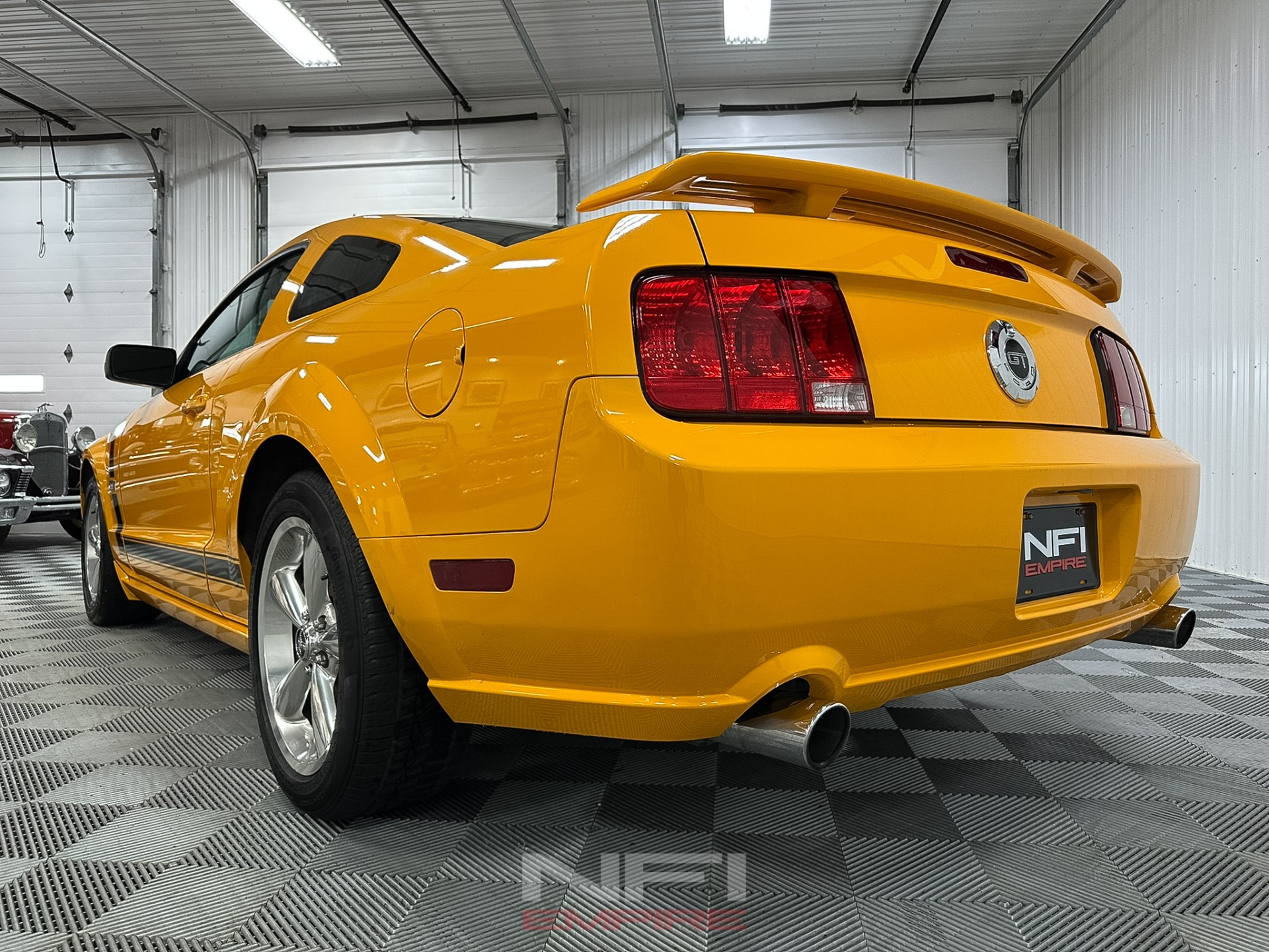 2007 Ford Mustang 21