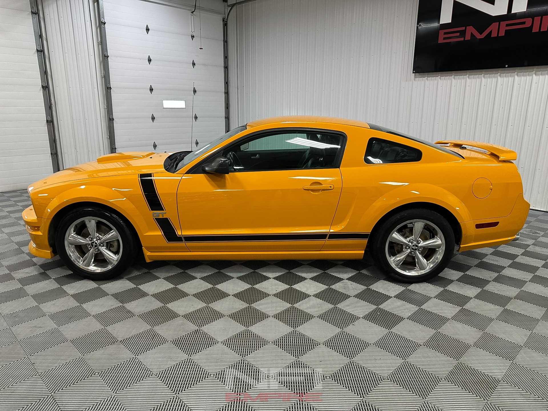 2007 Ford Mustang 2