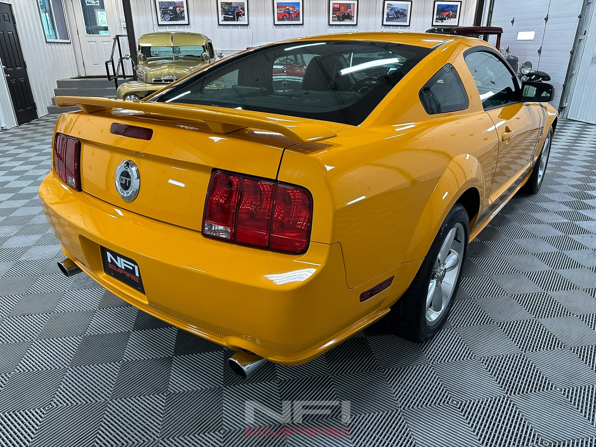 2007 Ford Mustang 8