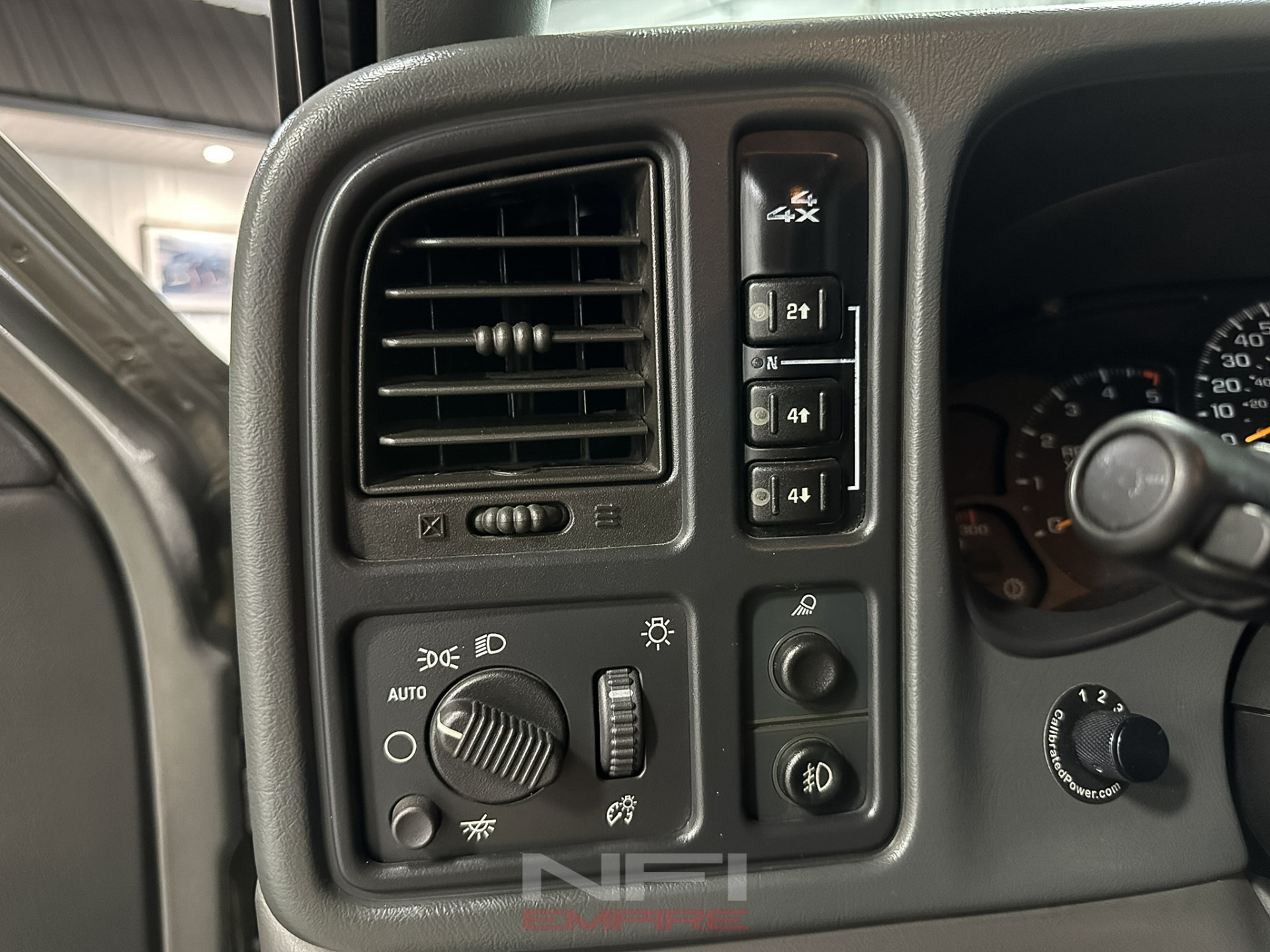 2006 Chevrolet Silverado 2500 HD Crew Cab 29