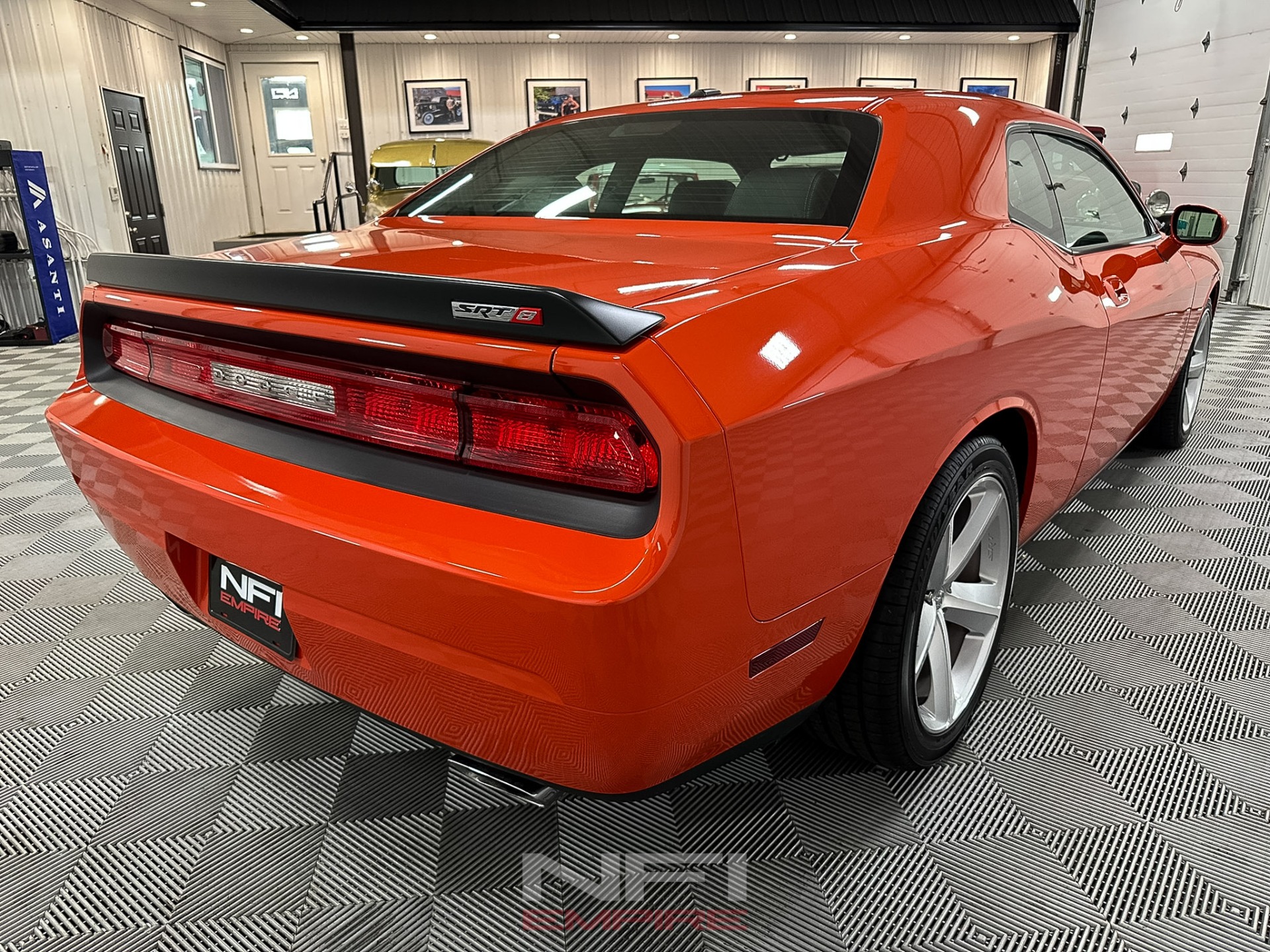 2009 Dodge Challenger 8