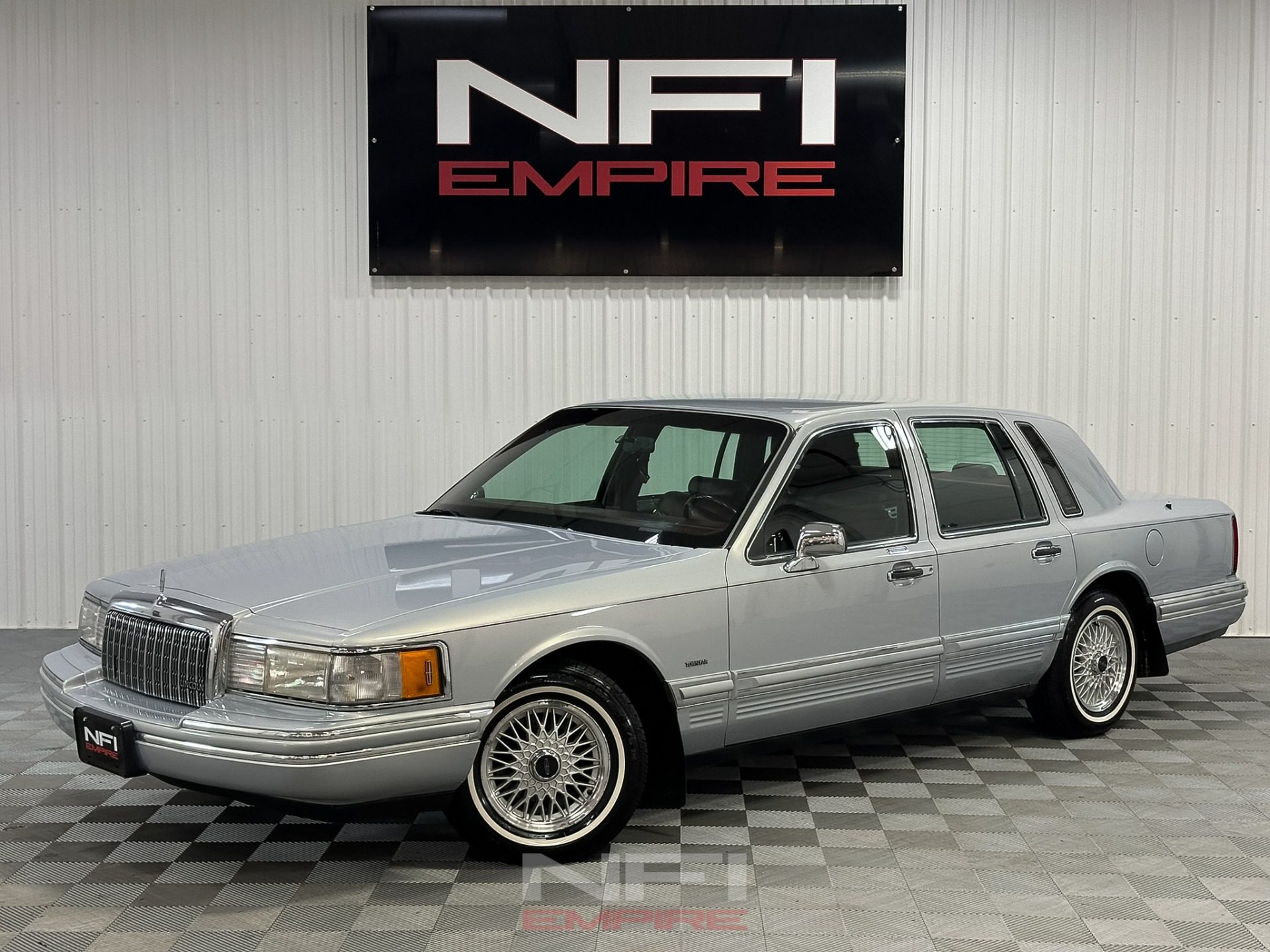 1994 Lincoln Town Car 1