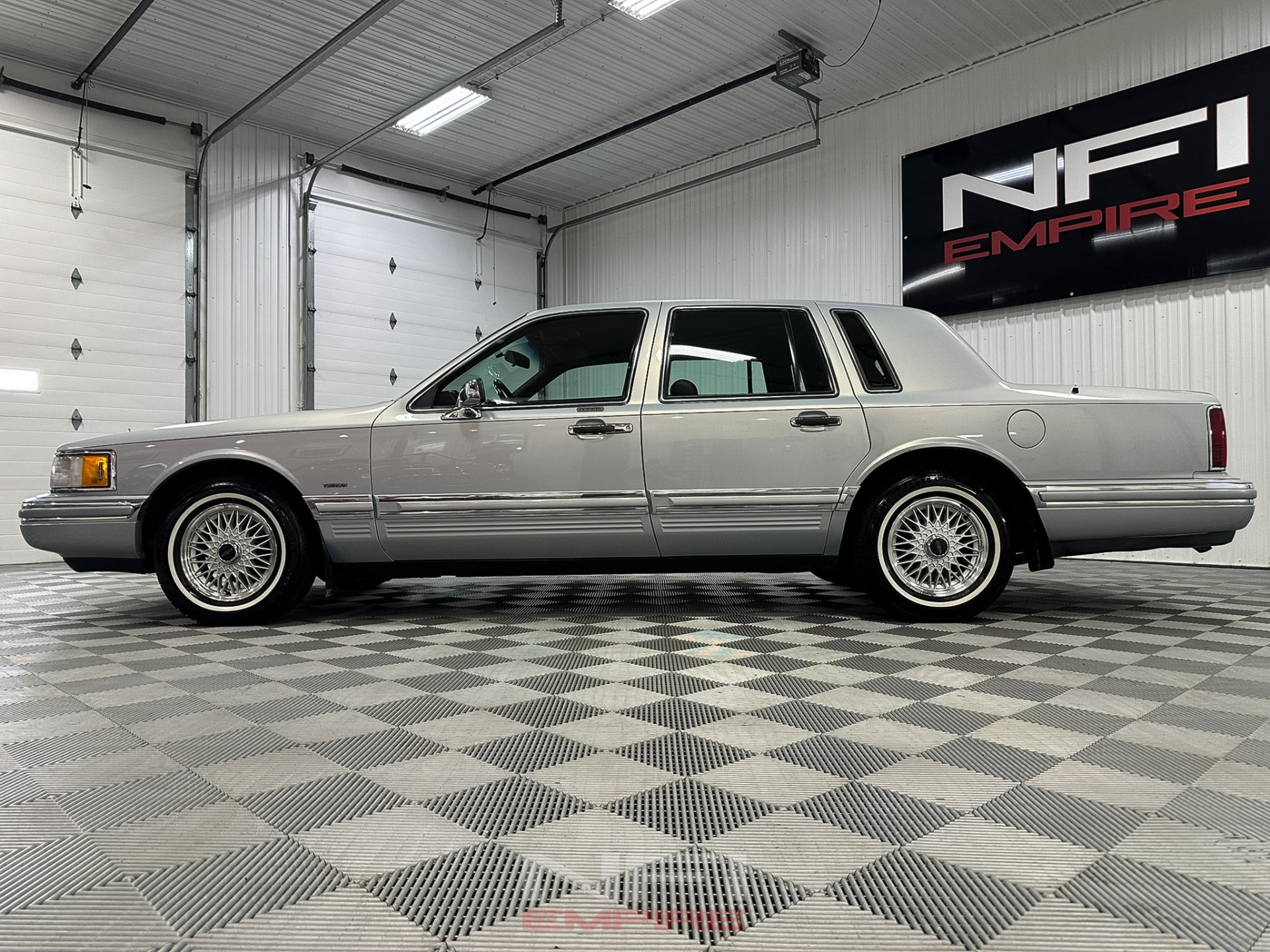1994 Lincoln Town Car 11