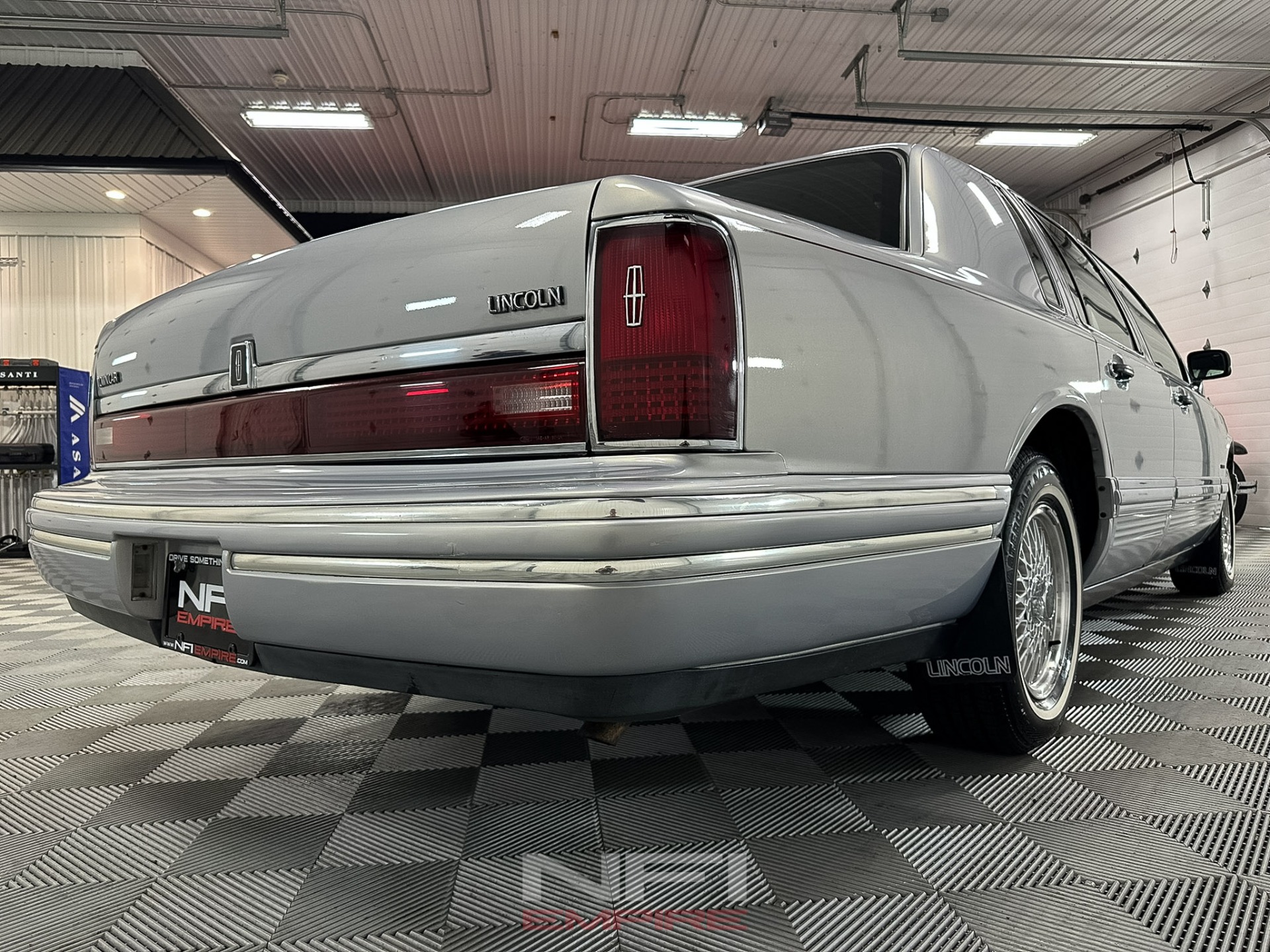 1994 Lincoln Town Car 19