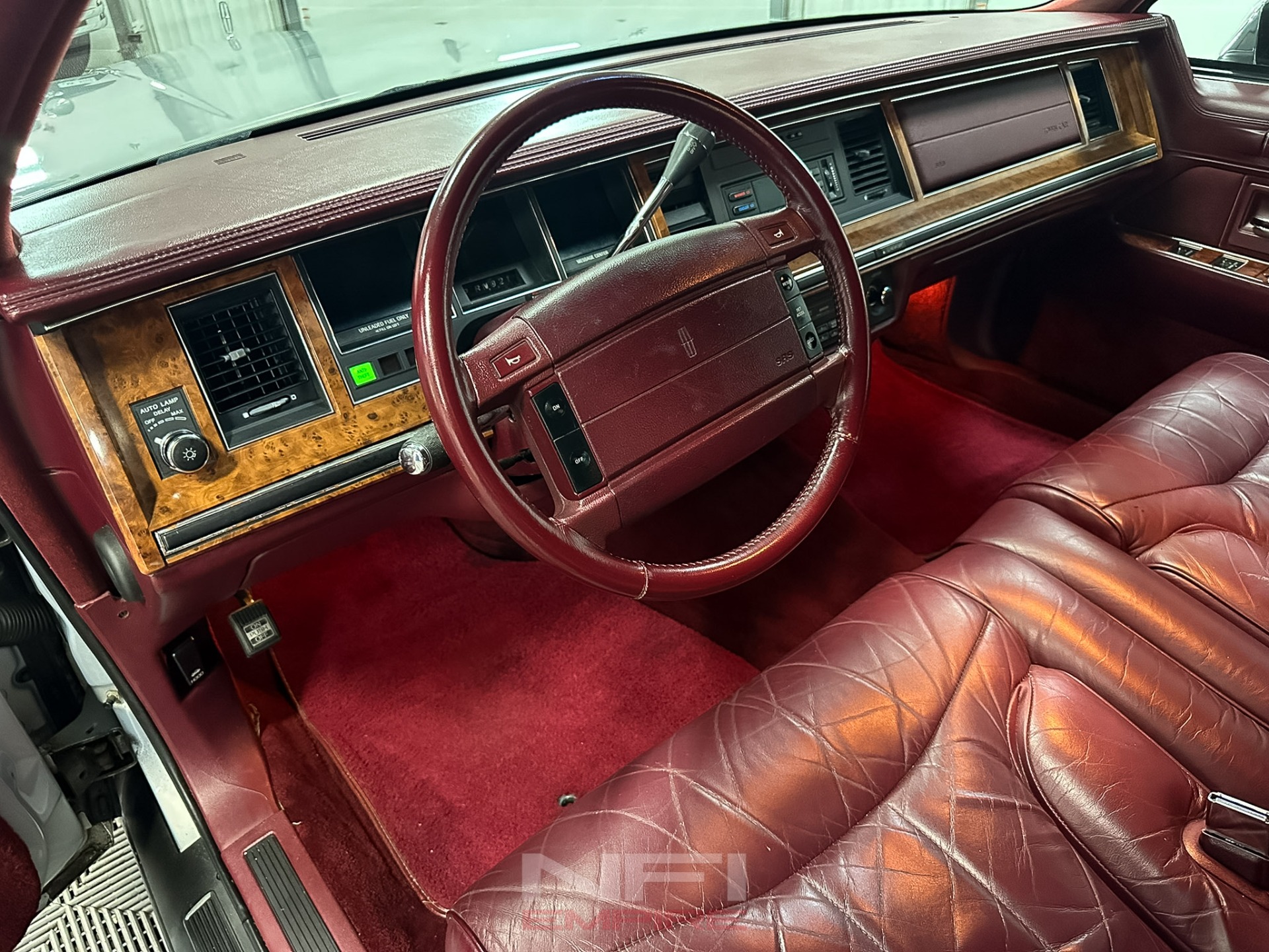 1994 Lincoln Town Car 23