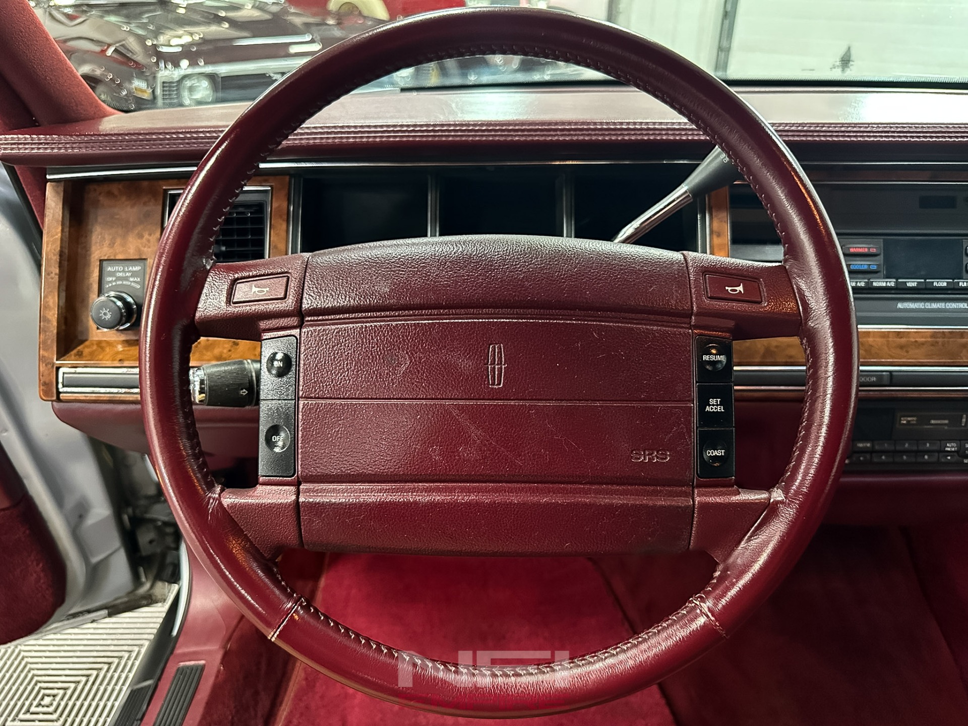 1994 Lincoln Town Car 25