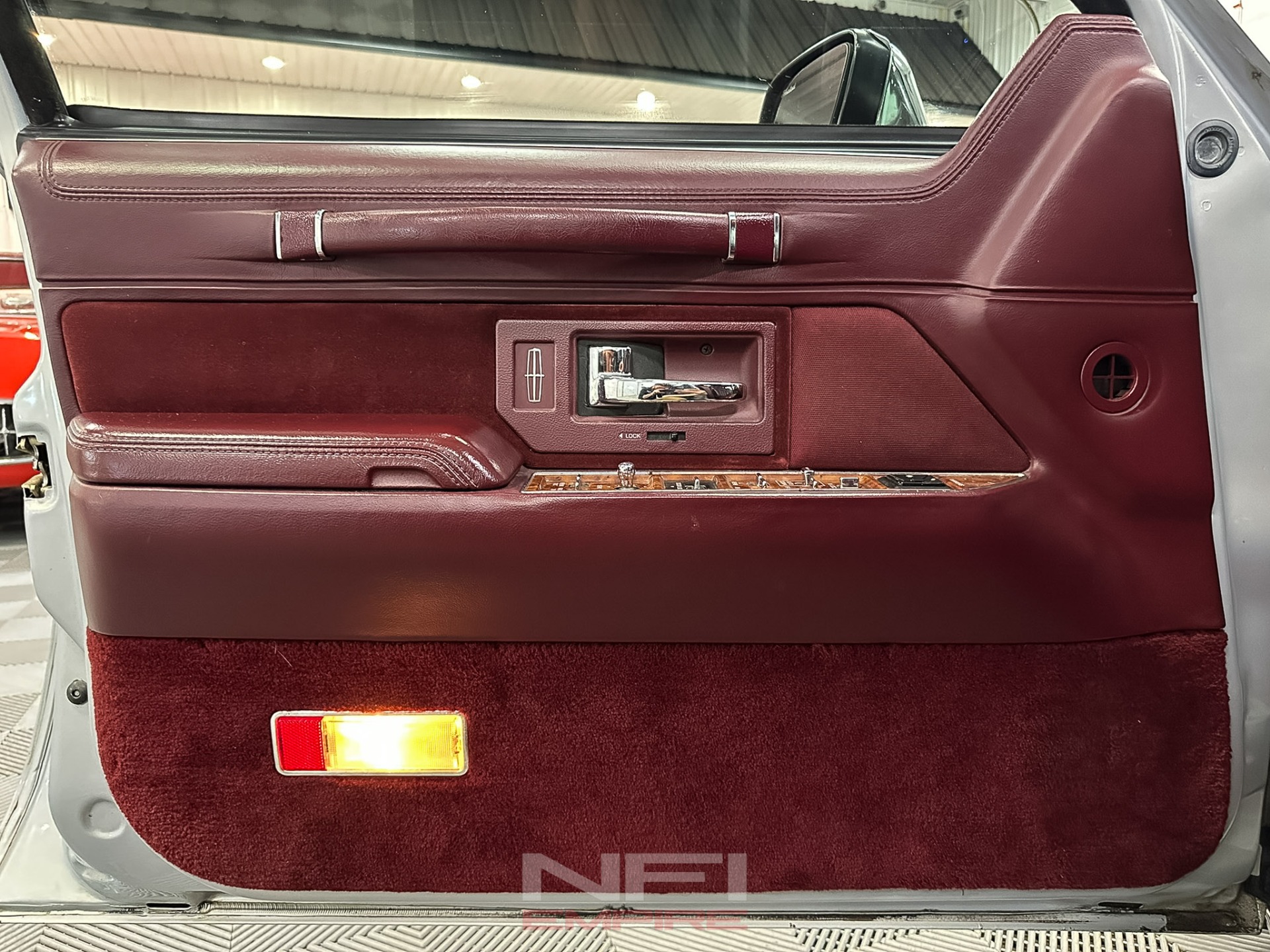 1994 Lincoln Town Car 32