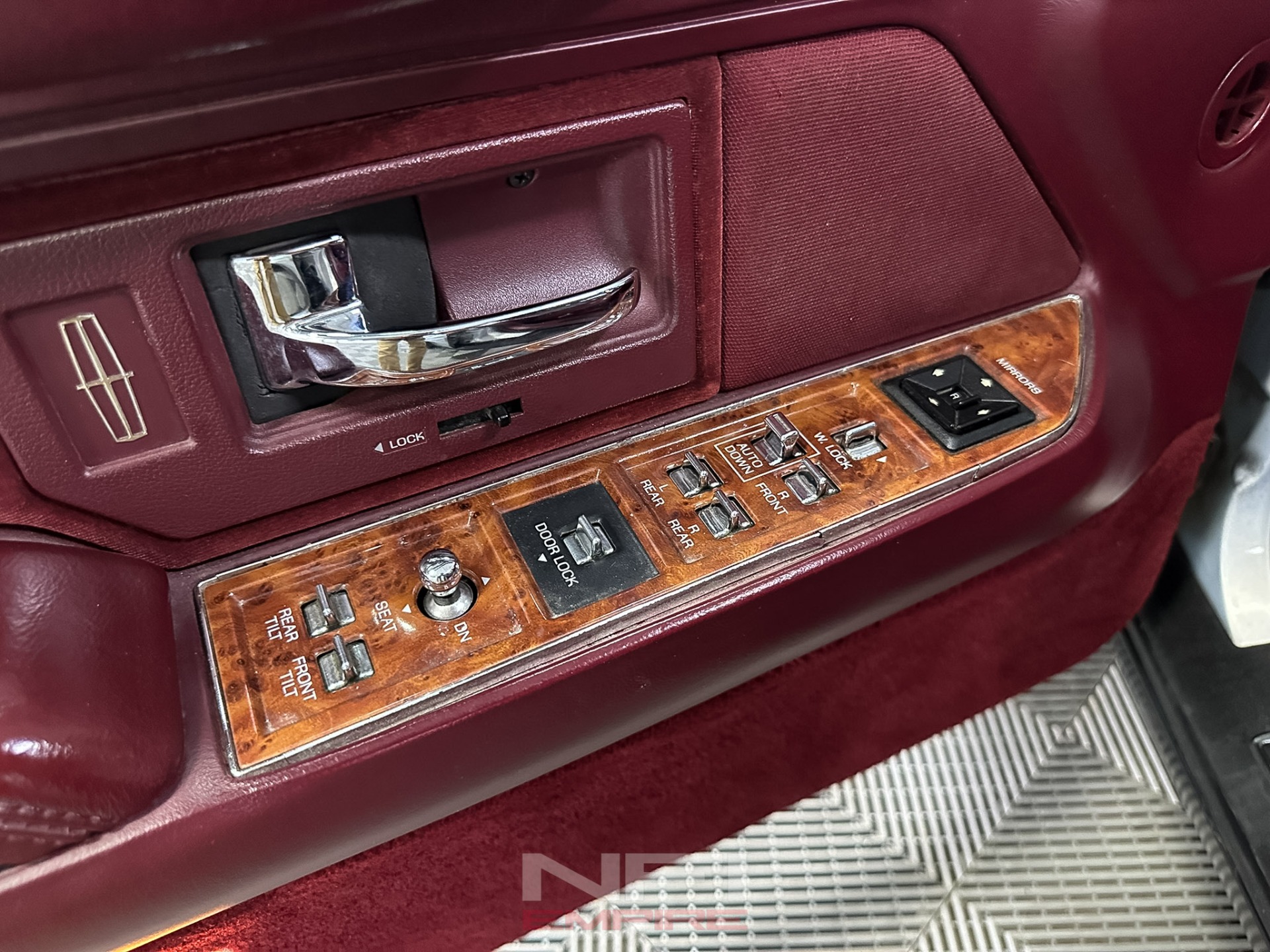 1994 Lincoln Town Car 33