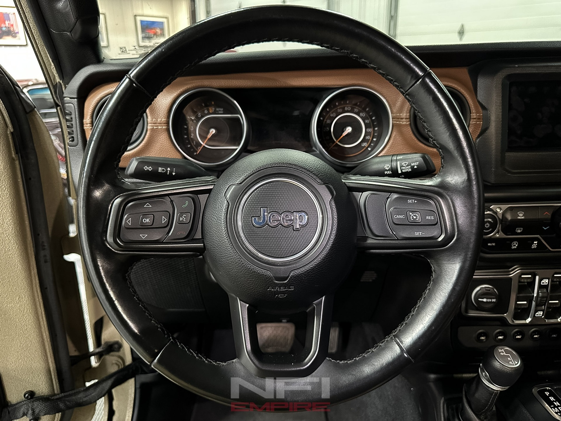 2022 Jeep Gladiator 25