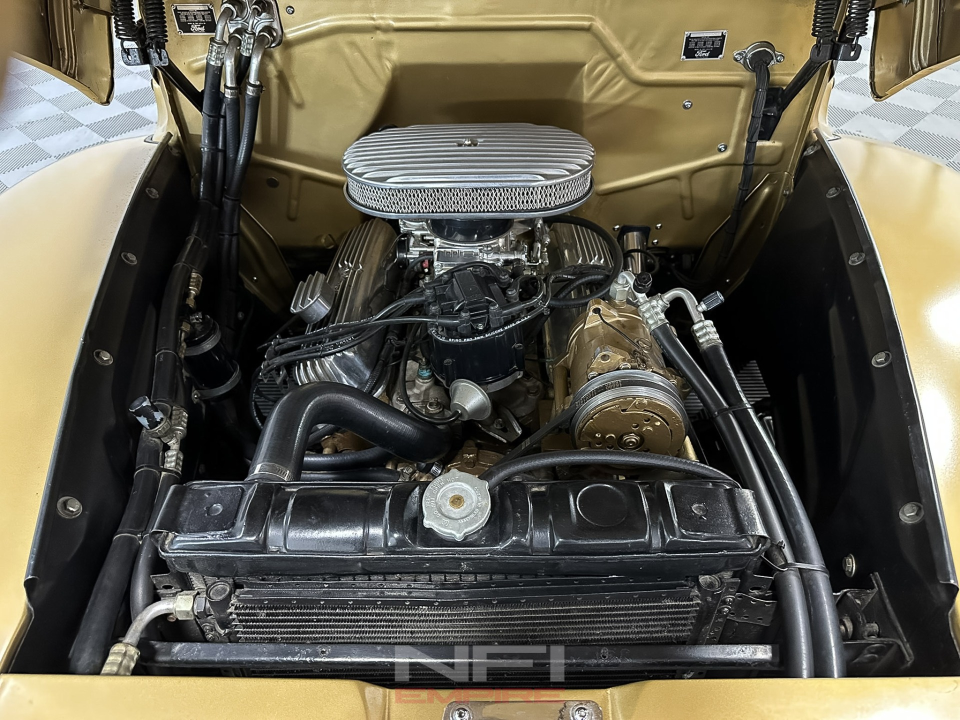 1951 Ford F-1 35