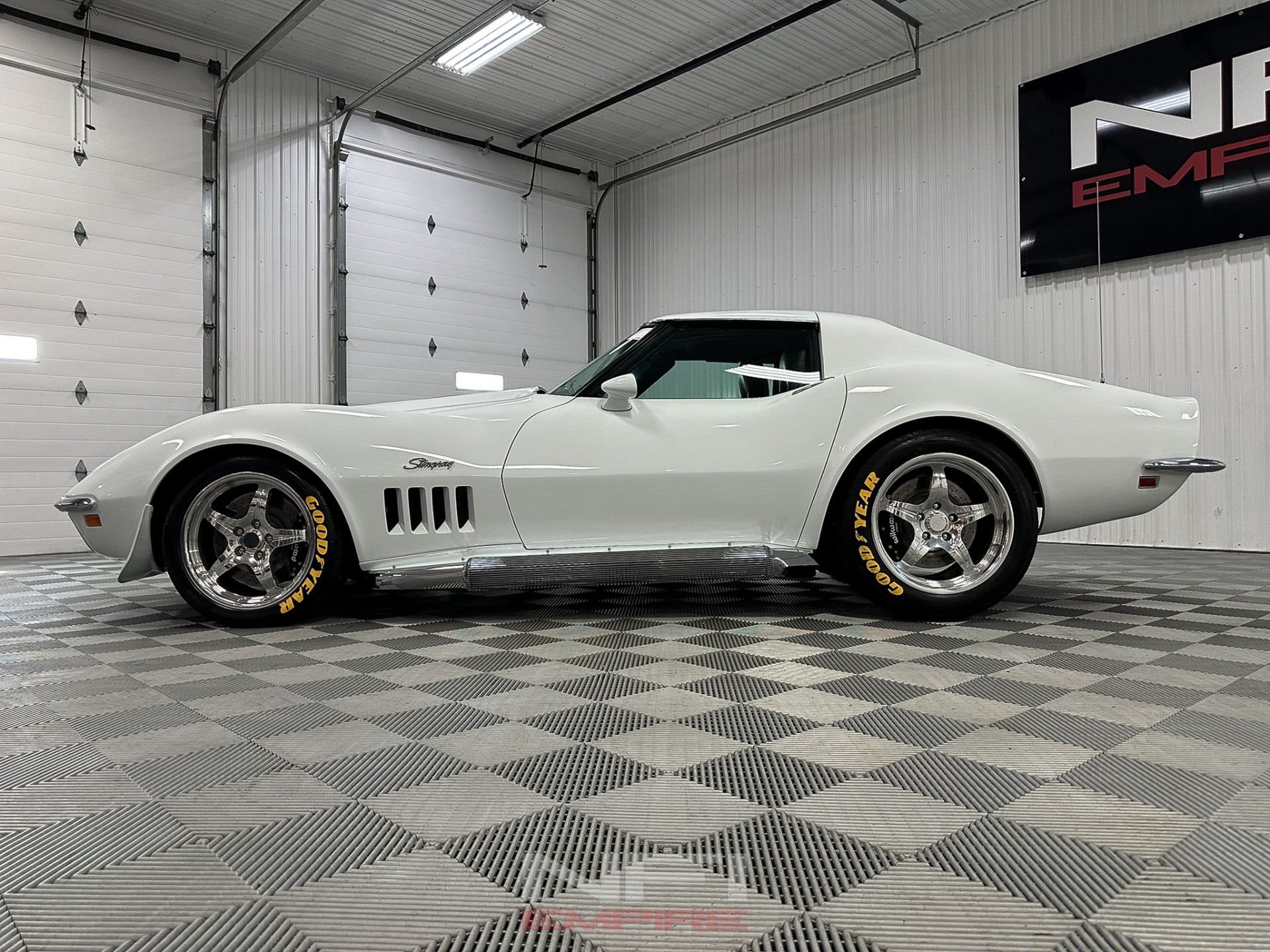 1969 Chevrolet Corvette 11